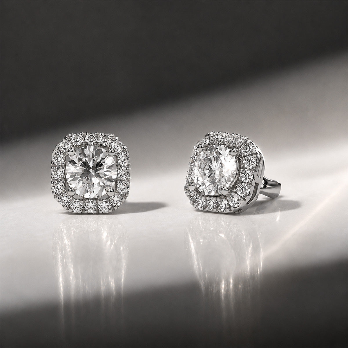 18K White Gold Vermeil, 18K White Gold Vermeil / Lifestyle