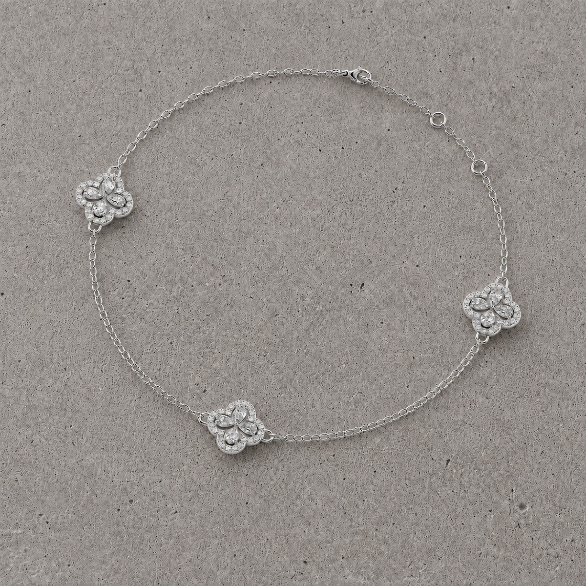 18K White Gold Vermeil, 18K White Gold Vermeil / Lifestyle