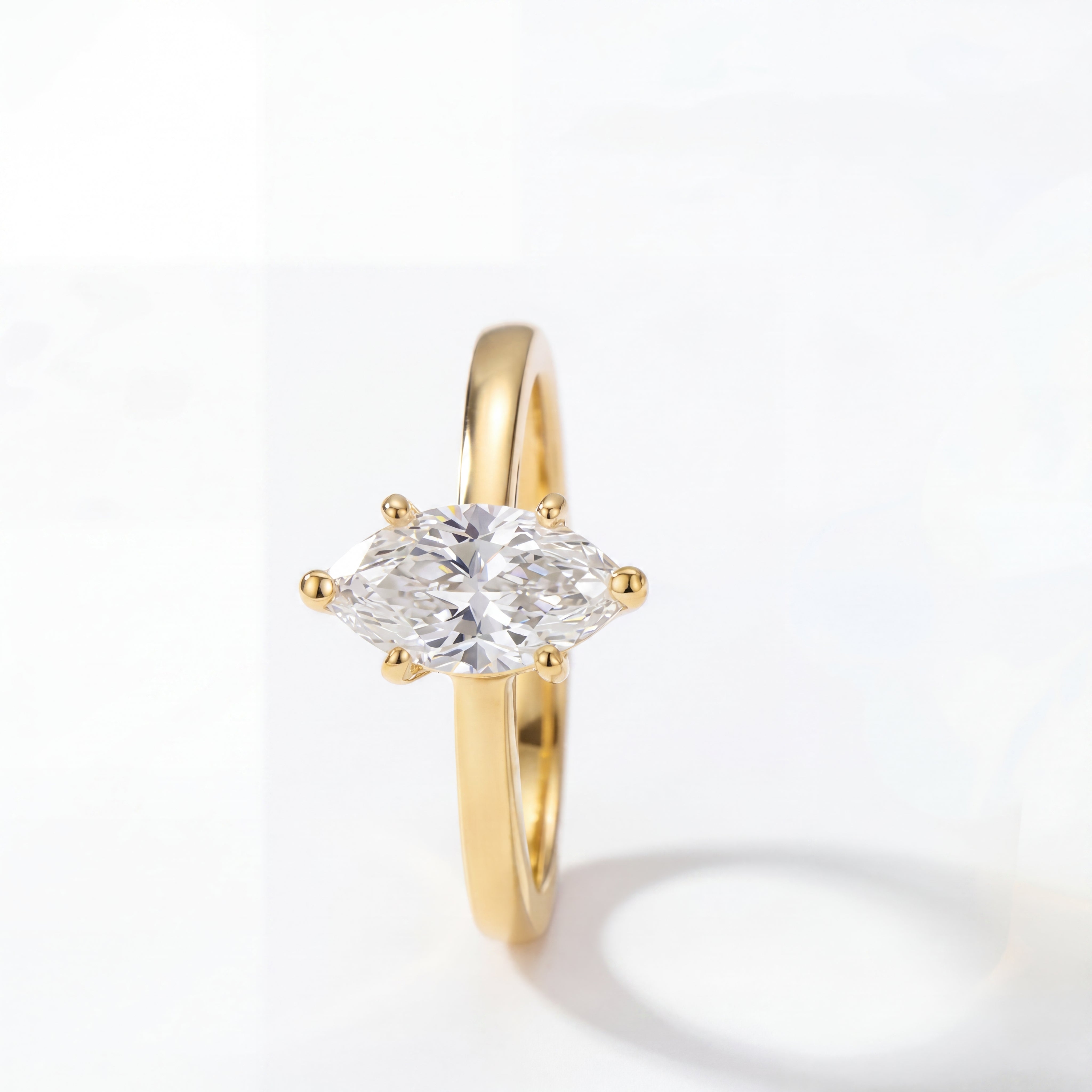 Navette Brillante Ring