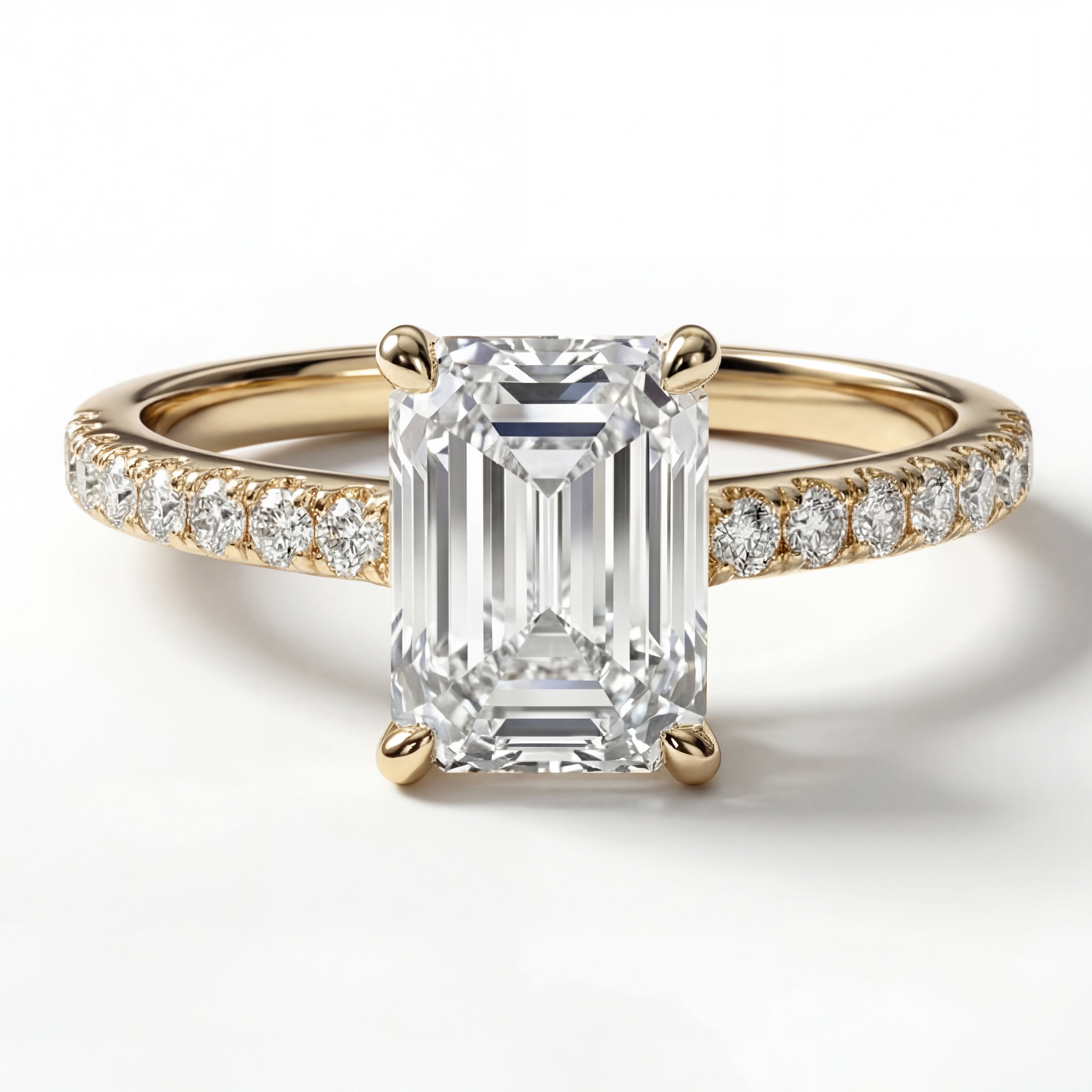 Émeraude Discrète Ring