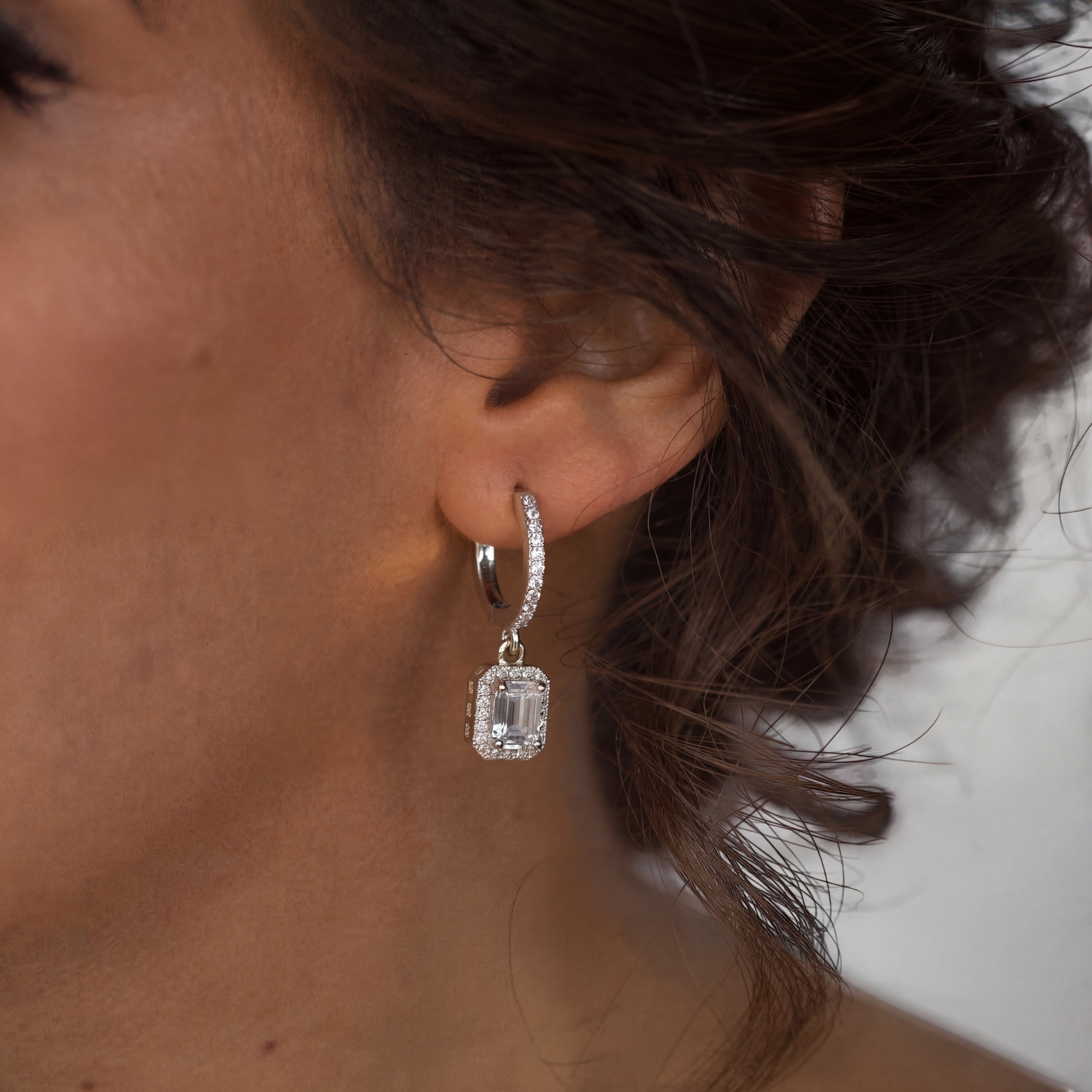18K White Gold Vermeil, 18K White Gold Vermeil / Lifestyle