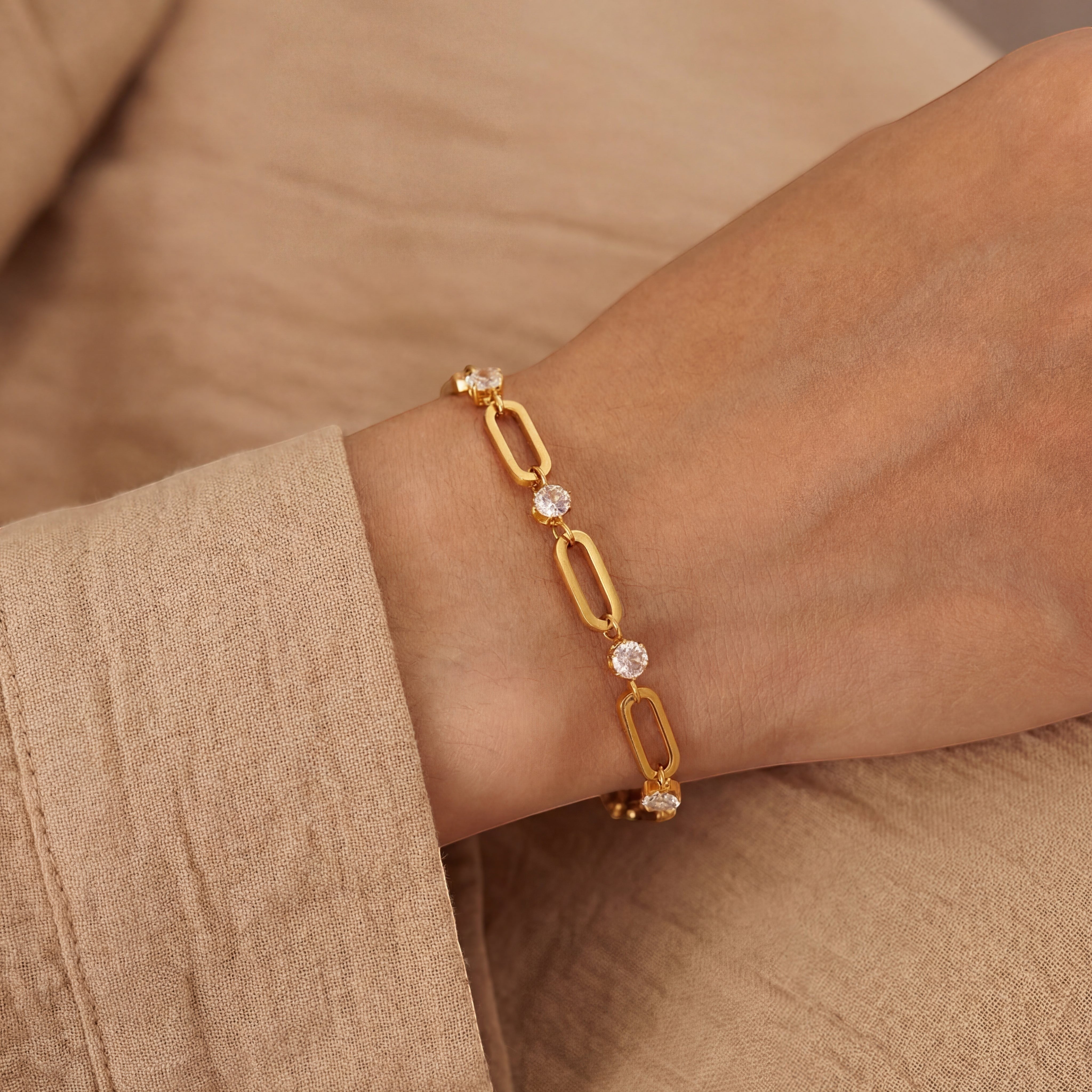 18K Yellow Gold Vermeil, 18K Yellow Gold Vermeil / Lifestyle