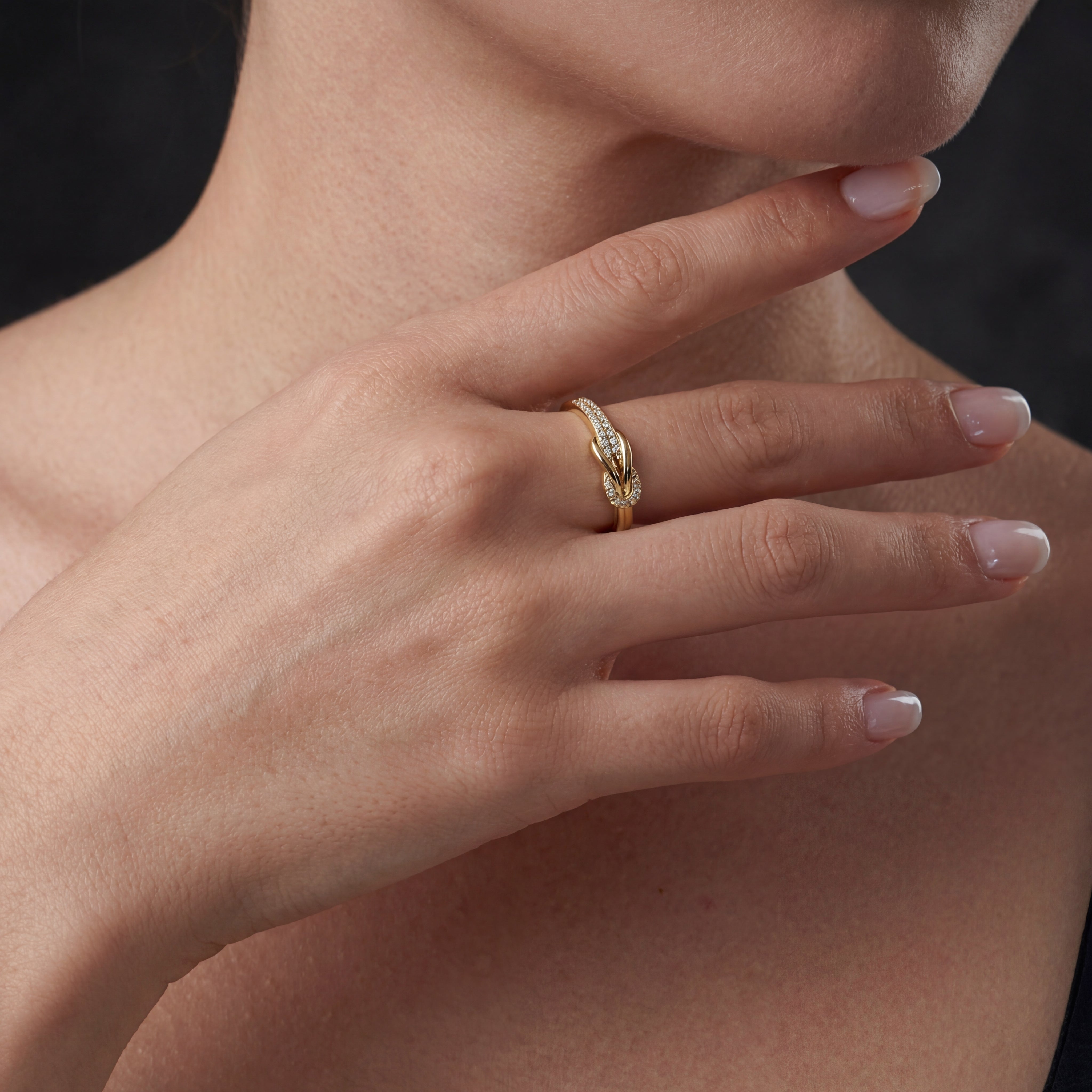 Velis Knot Ring
