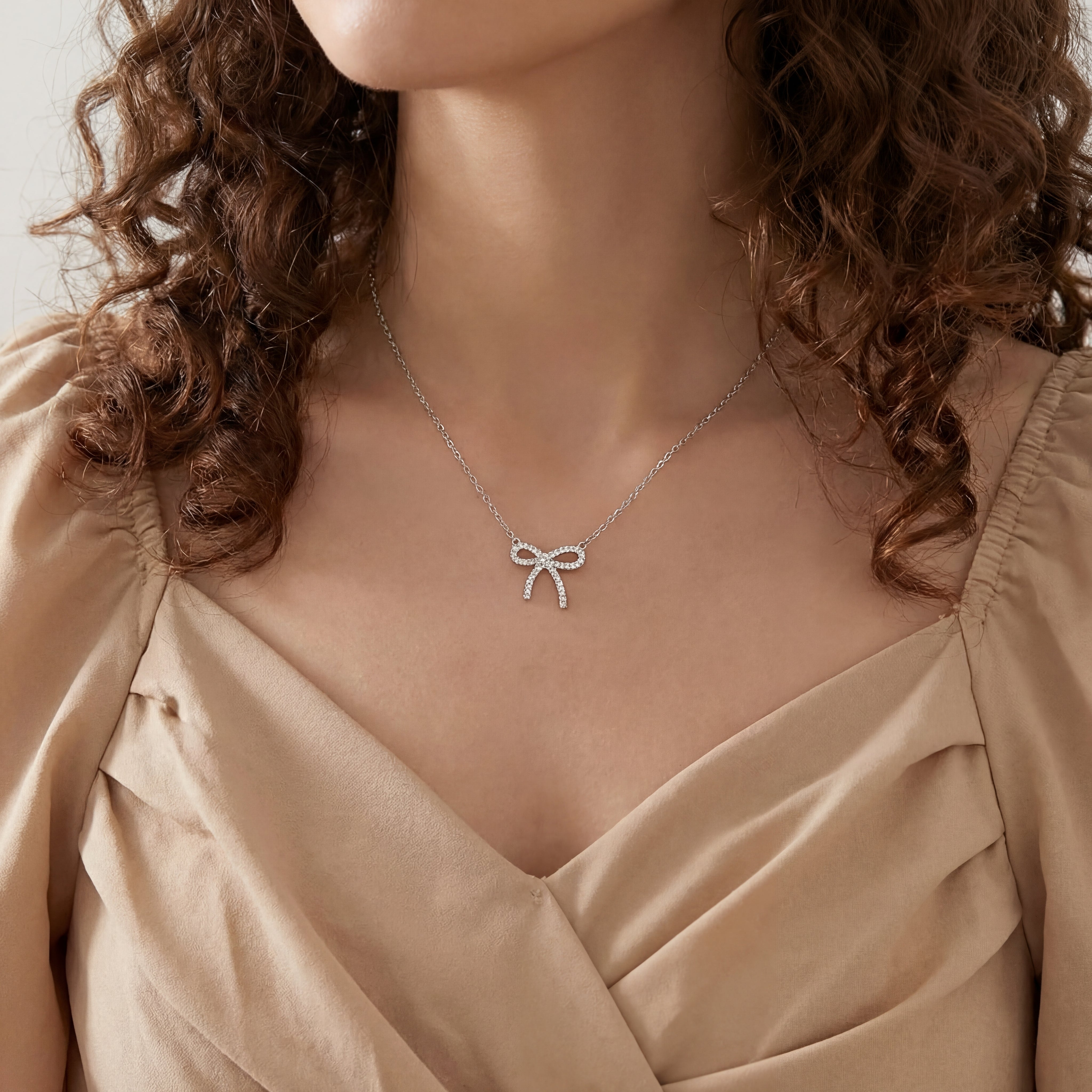 Noeud Lumière Necklace