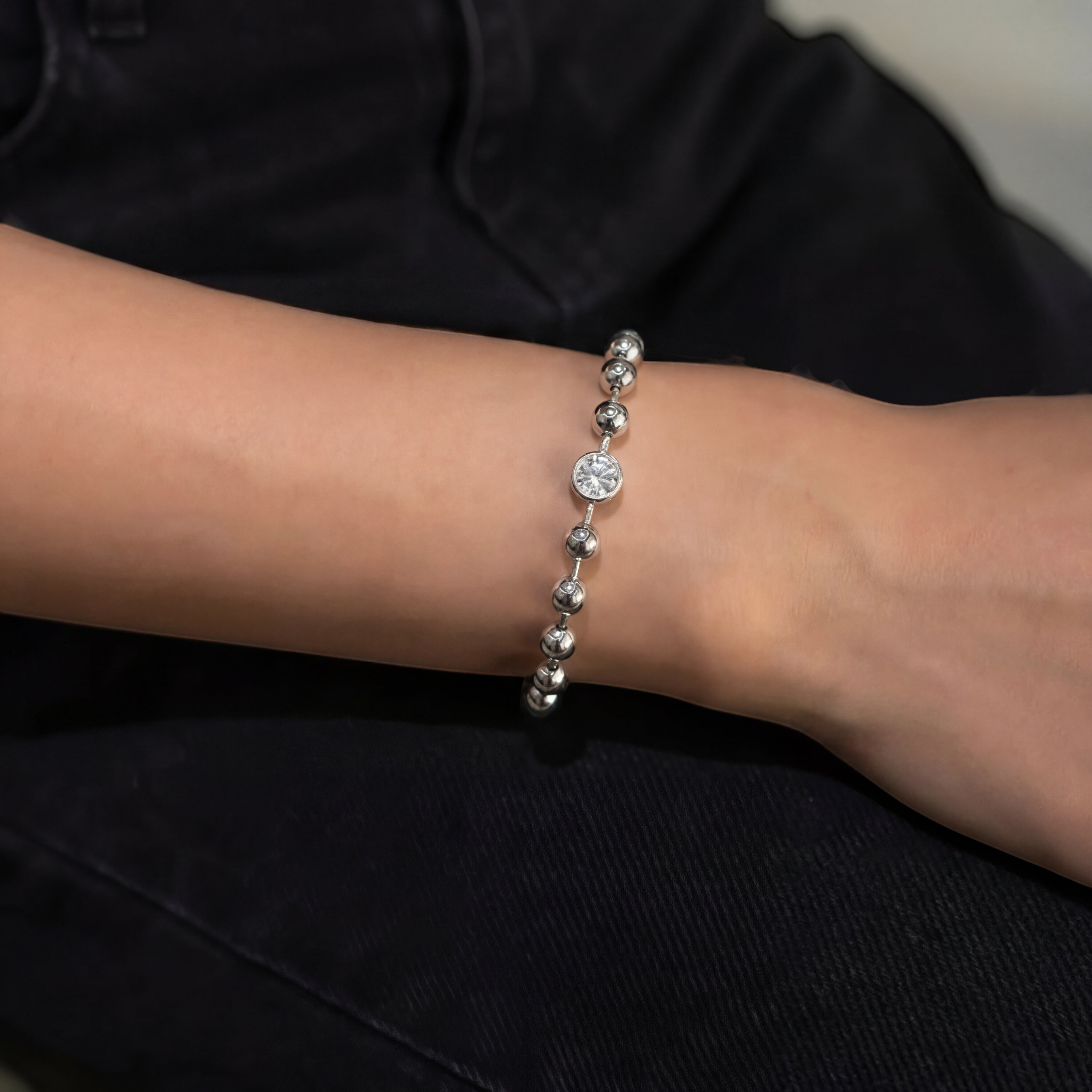 18K White Gold Vermeil, 18K White Gold Vermeil / Lifestyle