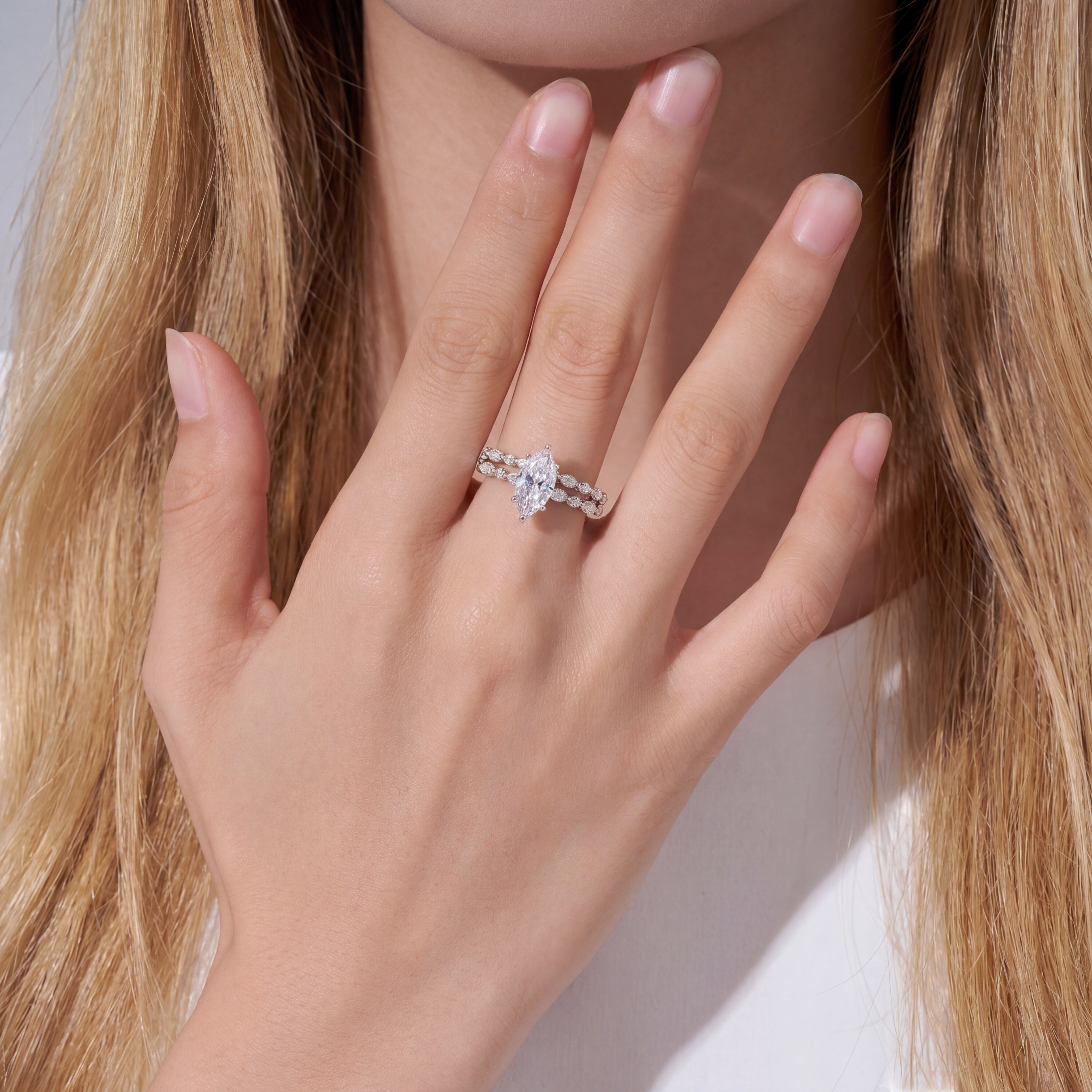 18K White Gold Vermeil, 18K White Gold Vermeil / Lifestyle