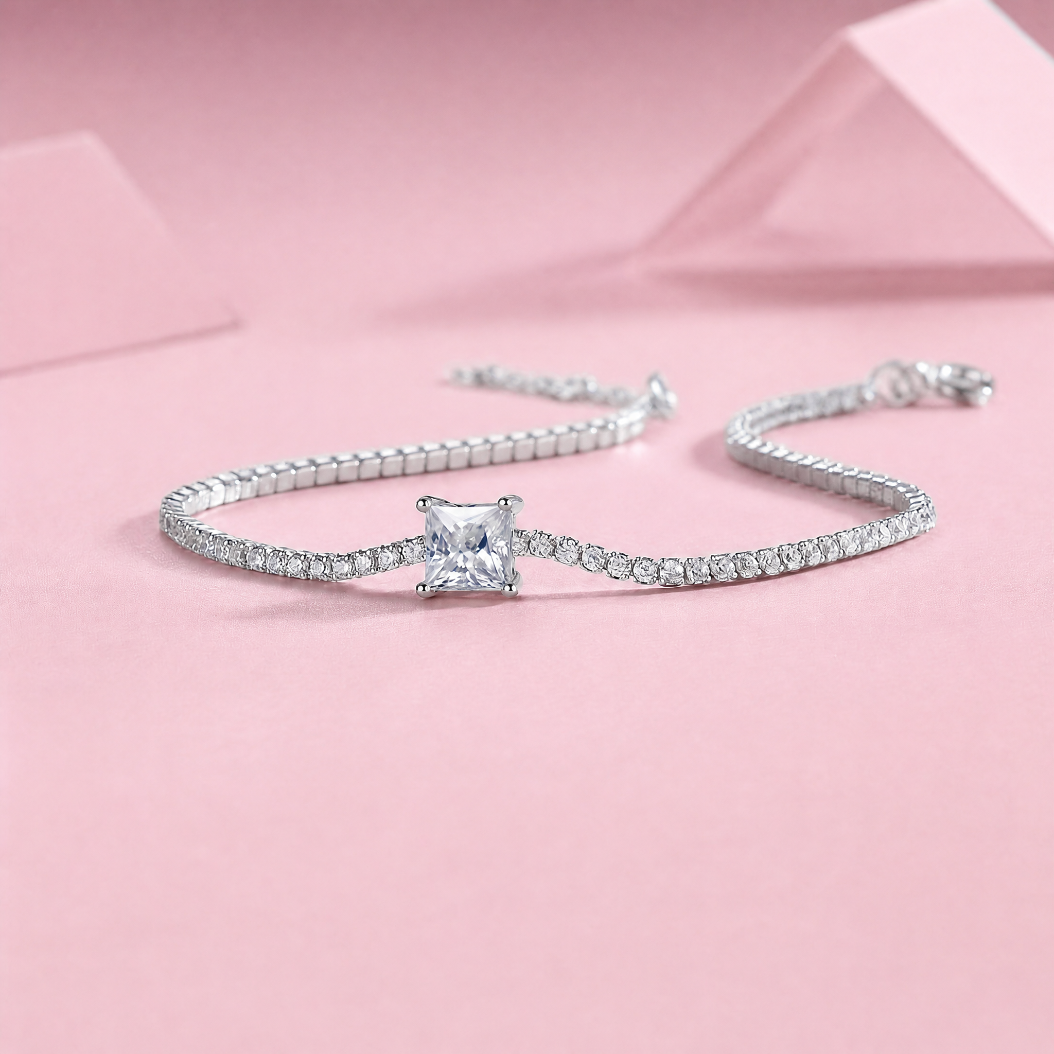 Éclat Solitaire Tennis Bracelet