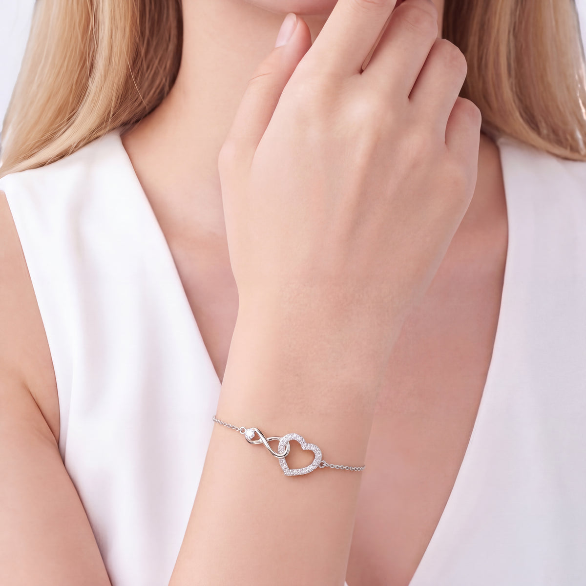18K White Gold Vermeil, 18K White Gold Vermeil / Lifestyle
