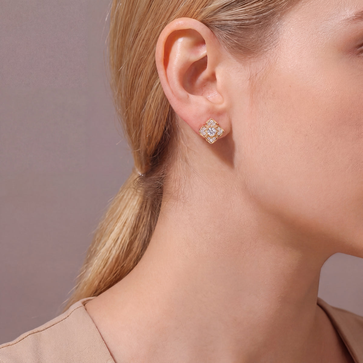 18K Yellow Gold Vermeil, 18K Yellow Gold Vermeil / Lifestyle