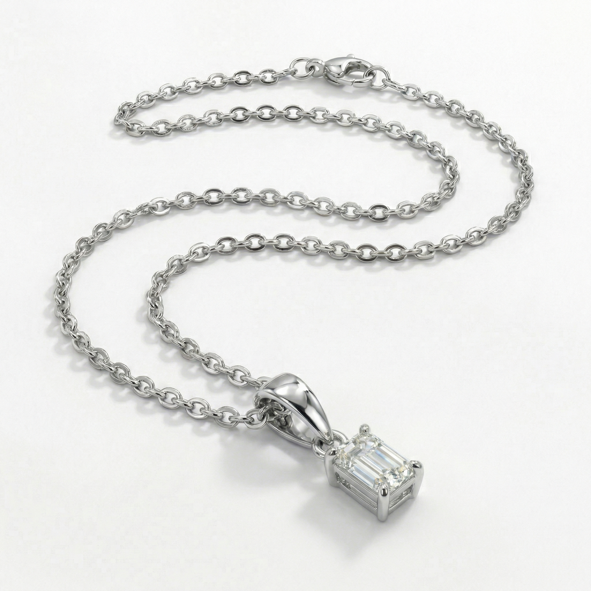 Classique Solitaire Necklace