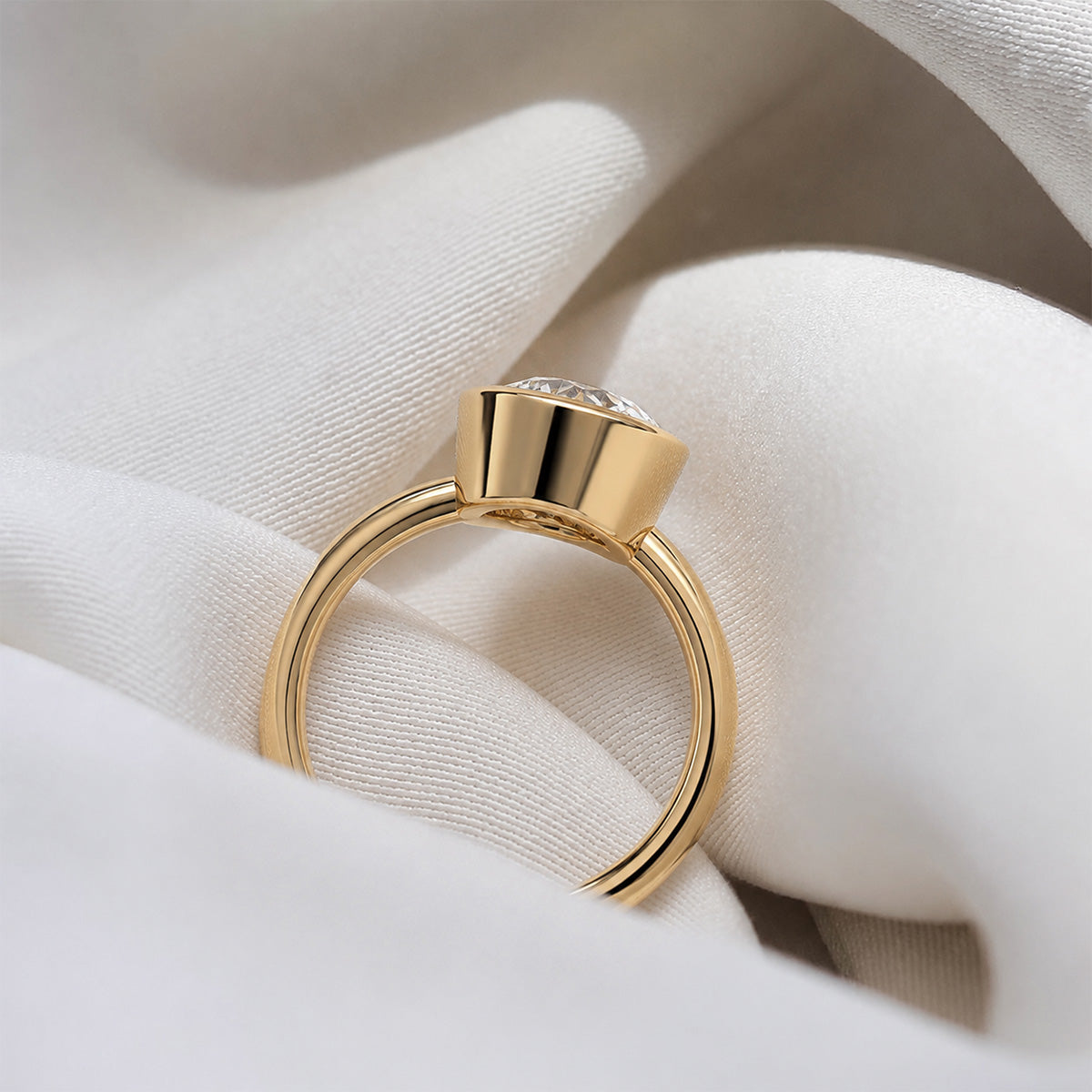 18K Yellow Gold Vermeil, 18K Yellow Gold Vermeil / Lifestyle