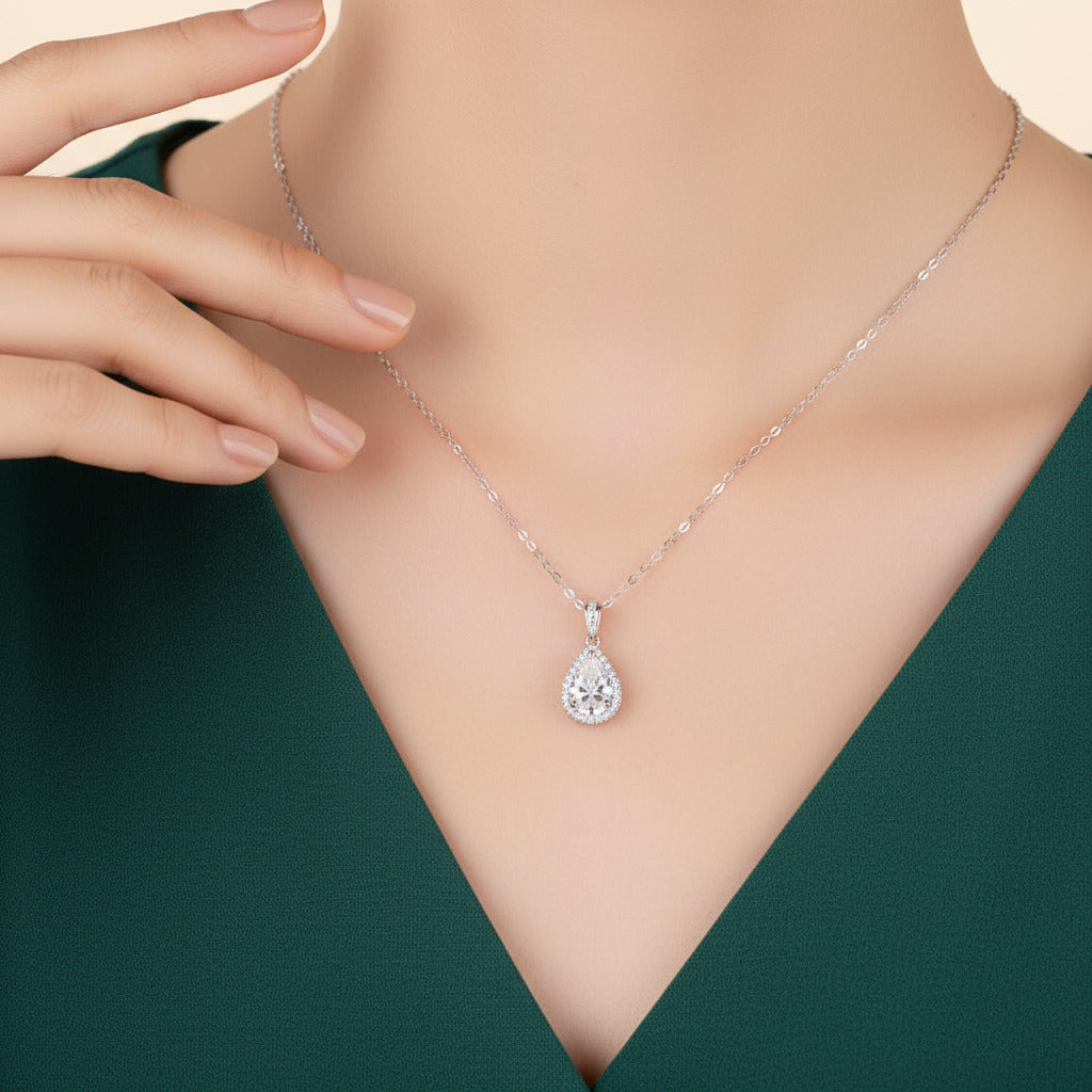 Larme de Lumière Necklace