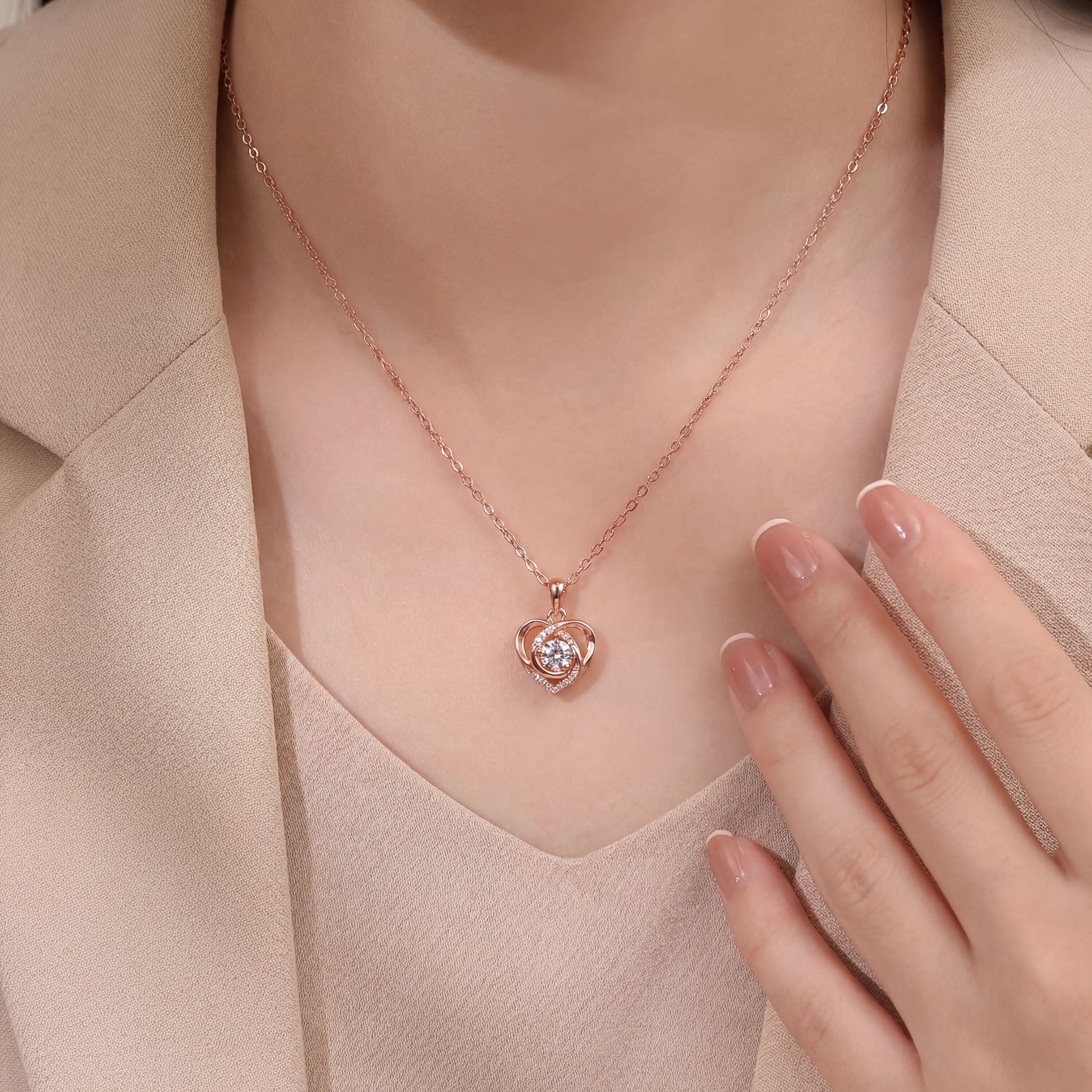 Cœur Halo Essence Necklace