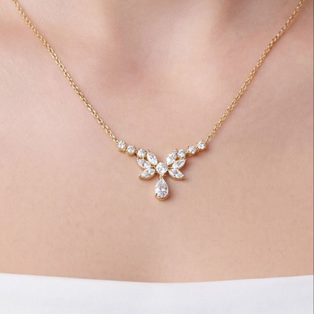 Aile Éclat Necklace