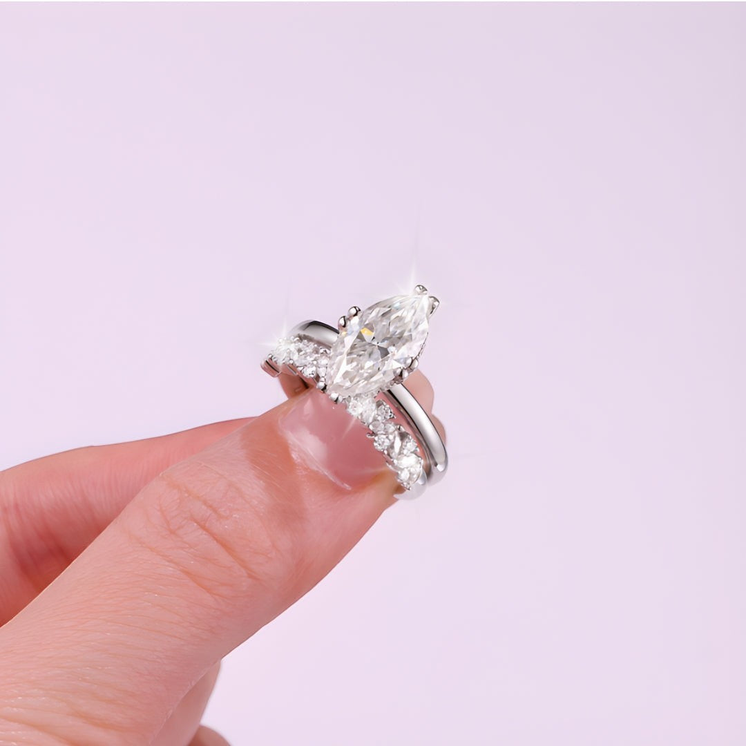 18K White Gold Vermeil, 18K White Gold Vermeil / Lifestyle