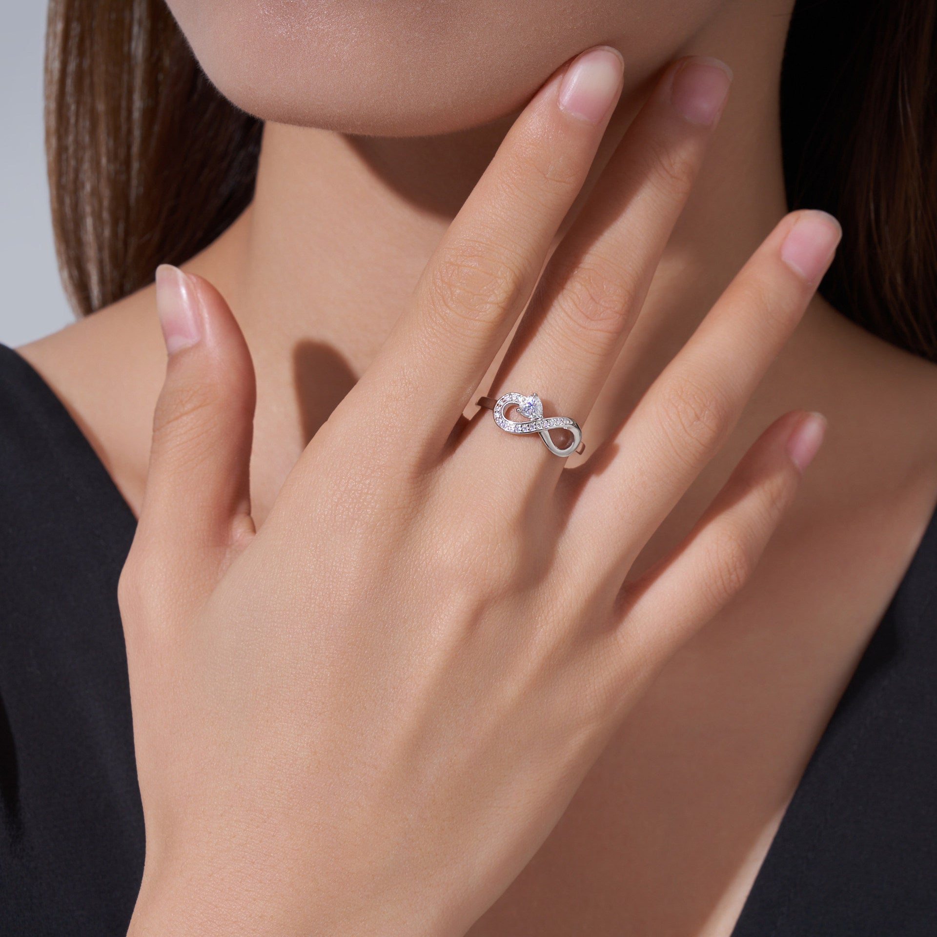 Auréa Infinity Heart Ring