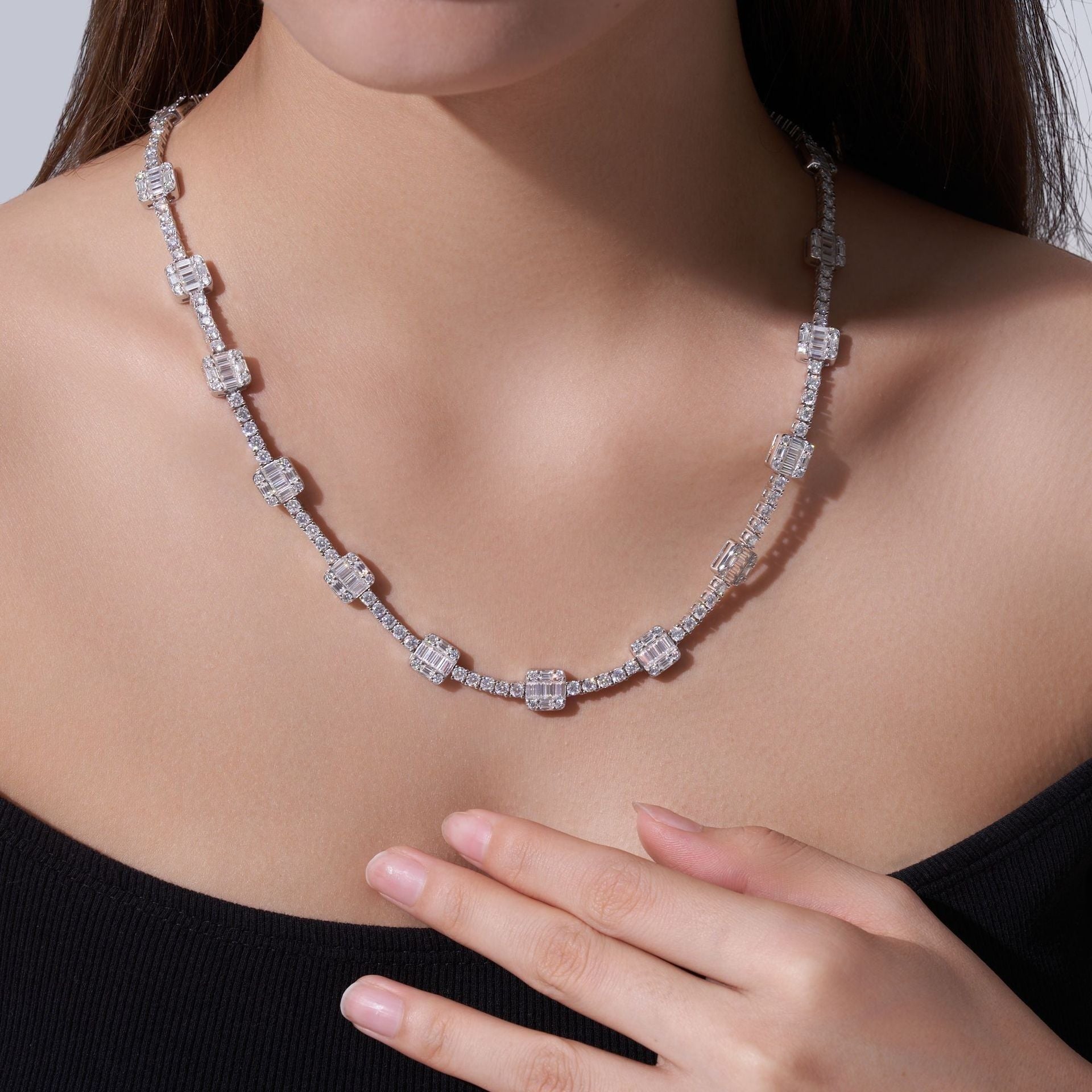 18K White Gold Vermeil, 18K White Gold Vermeil / Lifestyle