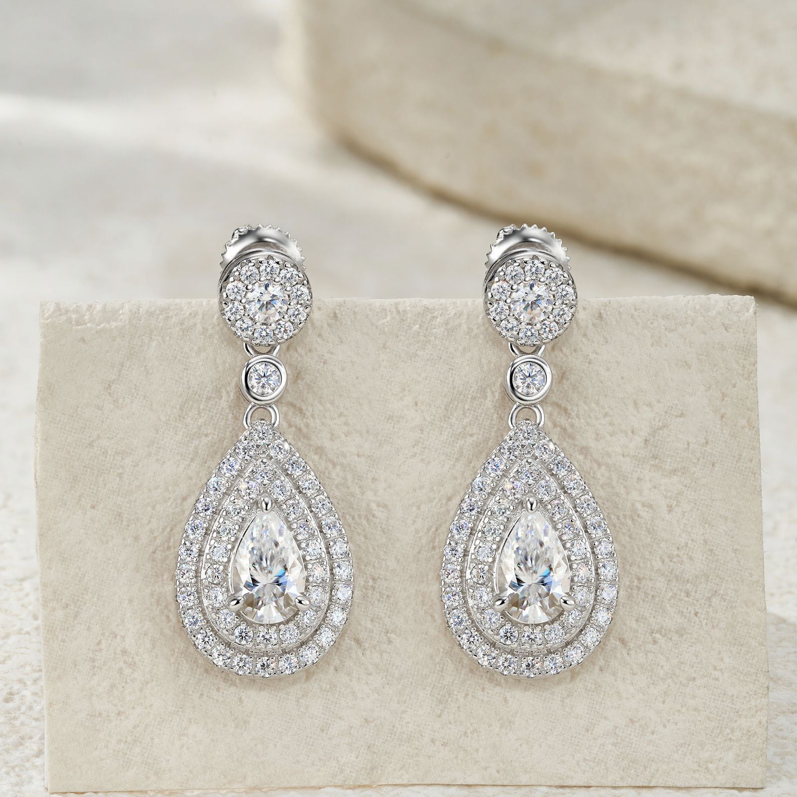 Éclat Teardrop Halo Earrings