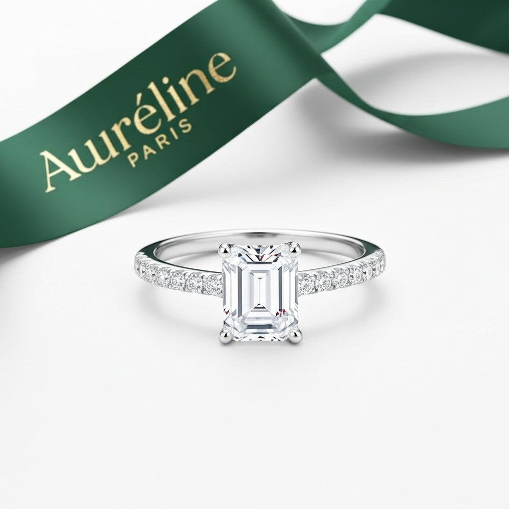 Émeraude Discrète Ring