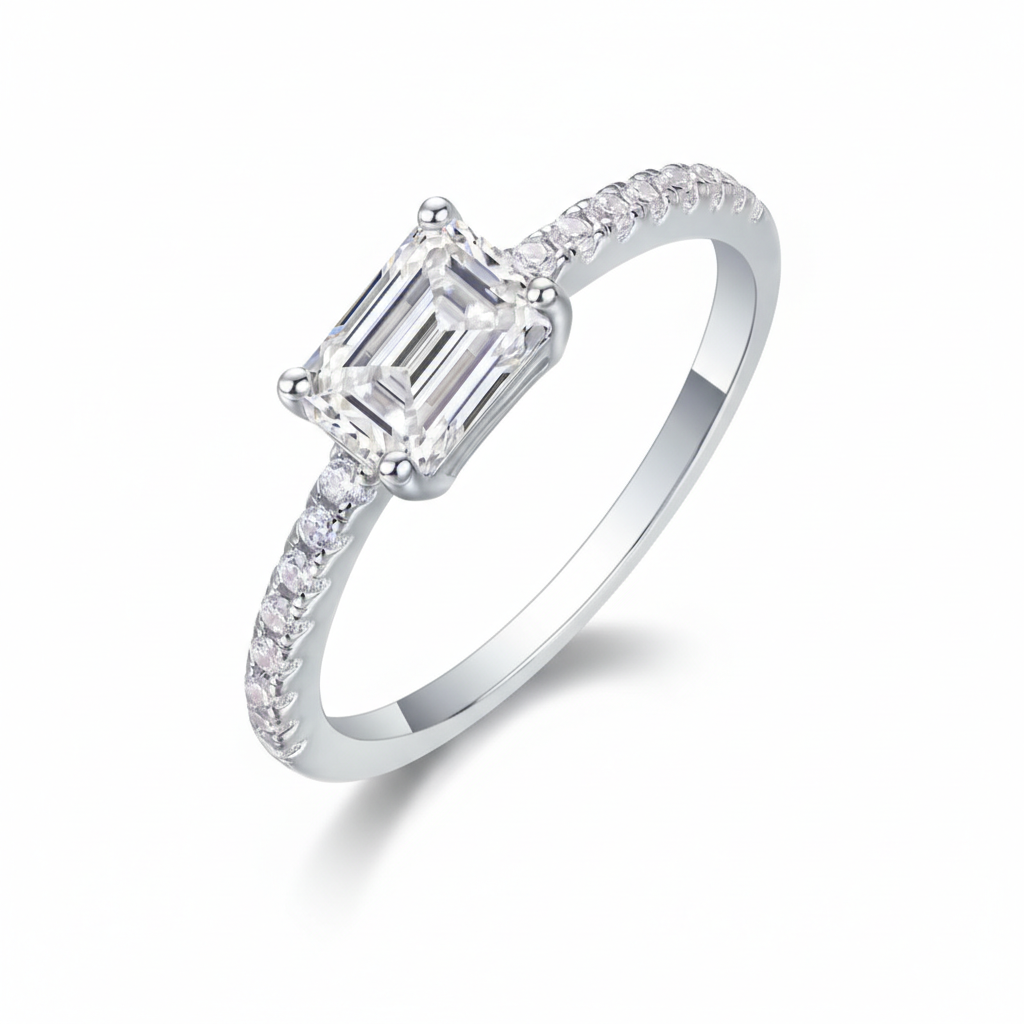 Émeraude Discrète Ring