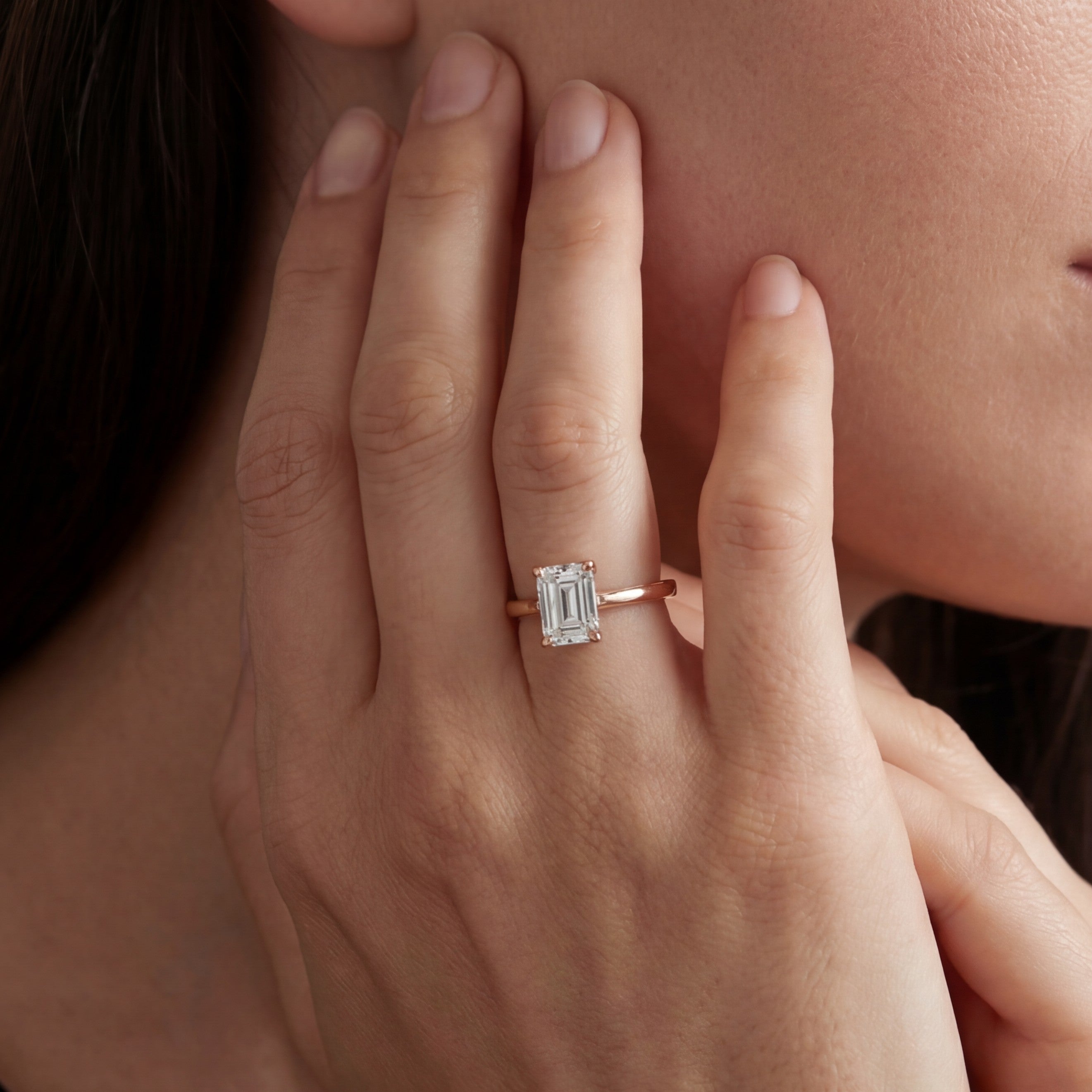 Émeraude Discrète Ring