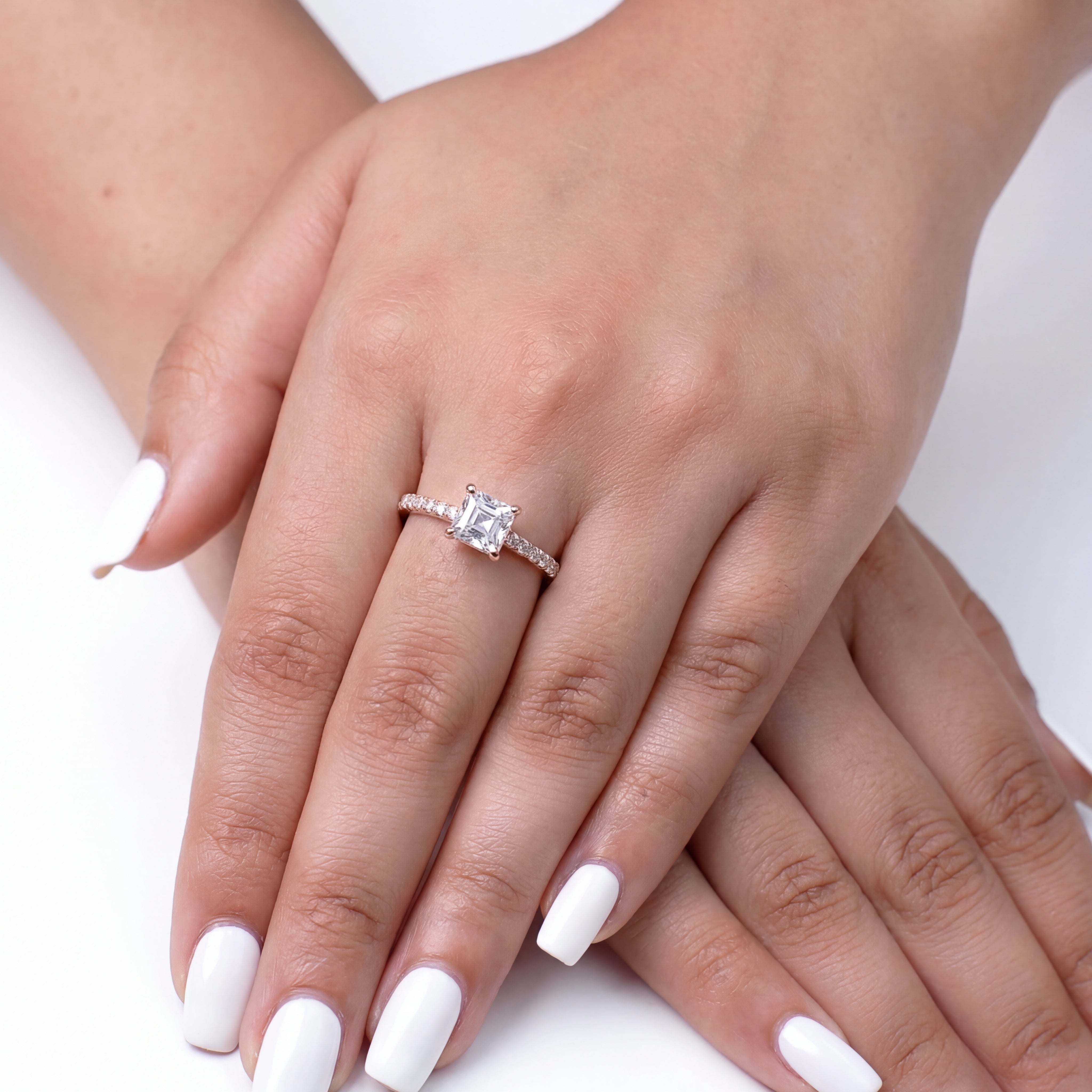 Carré Discret Ring