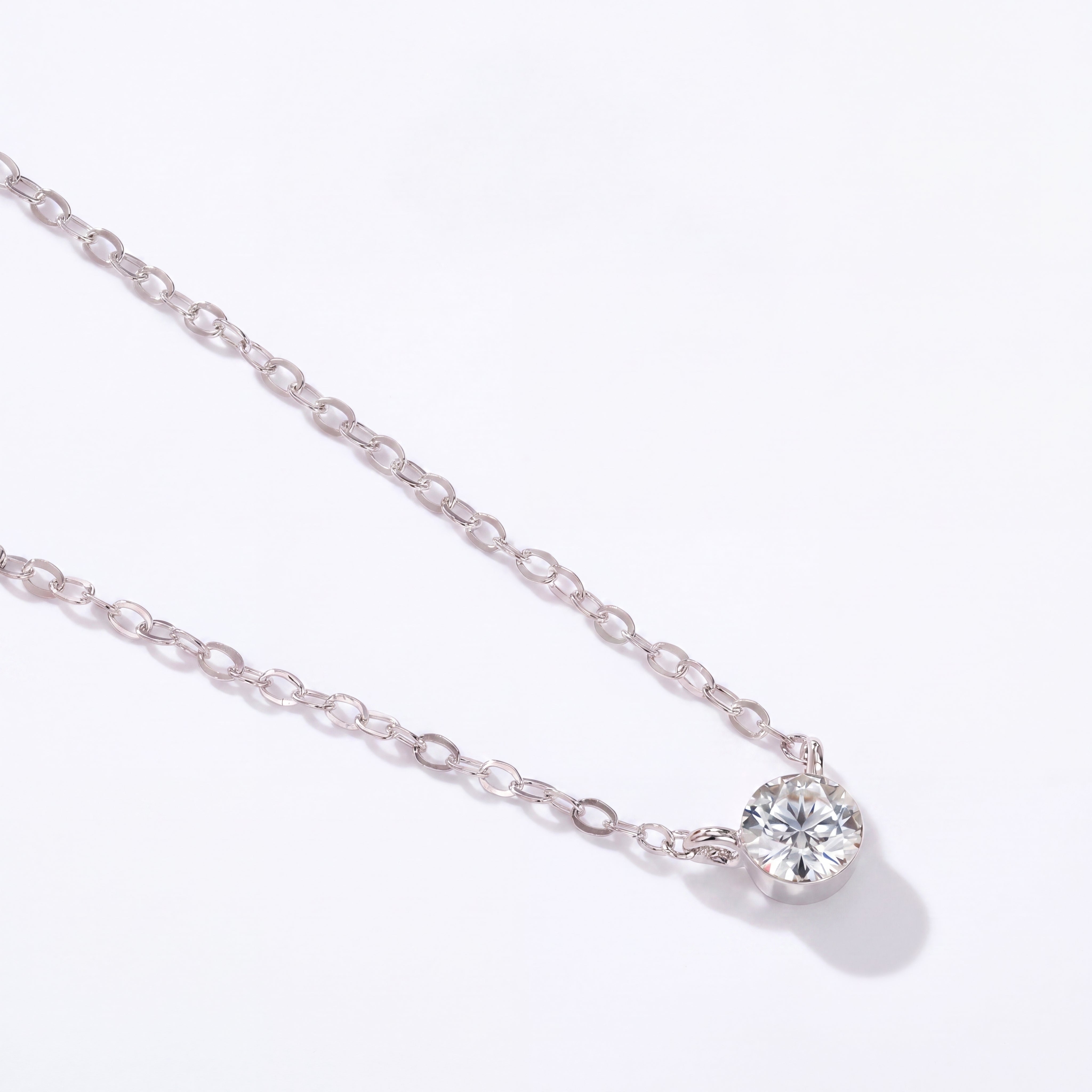 Lumière Solitaire Necklace