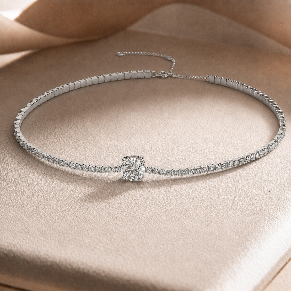 18K White Gold Vermeil, 18K White Gold Vermeil / Lifestyle