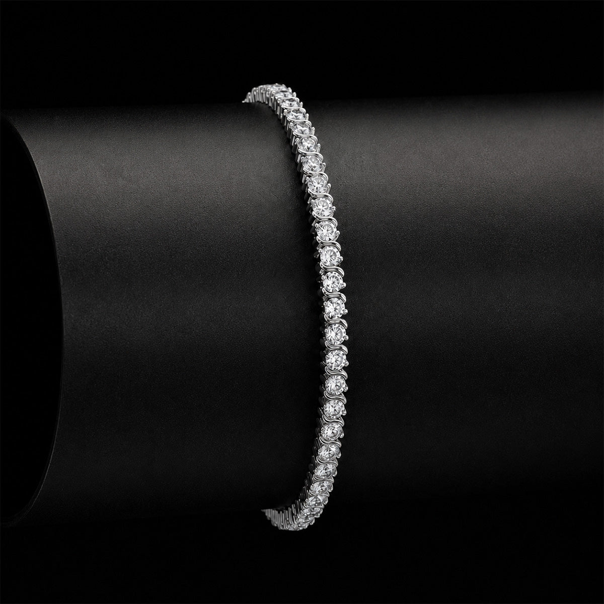 18K White Gold Vermeil, 18K White Gold Vermeil / Lifestyle