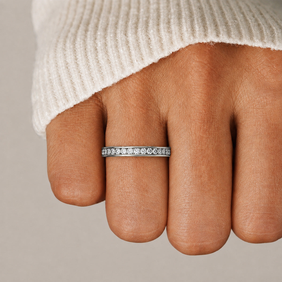 18K White Gold Vermeil, 18K White Gold Vermeil / Lifestyle
