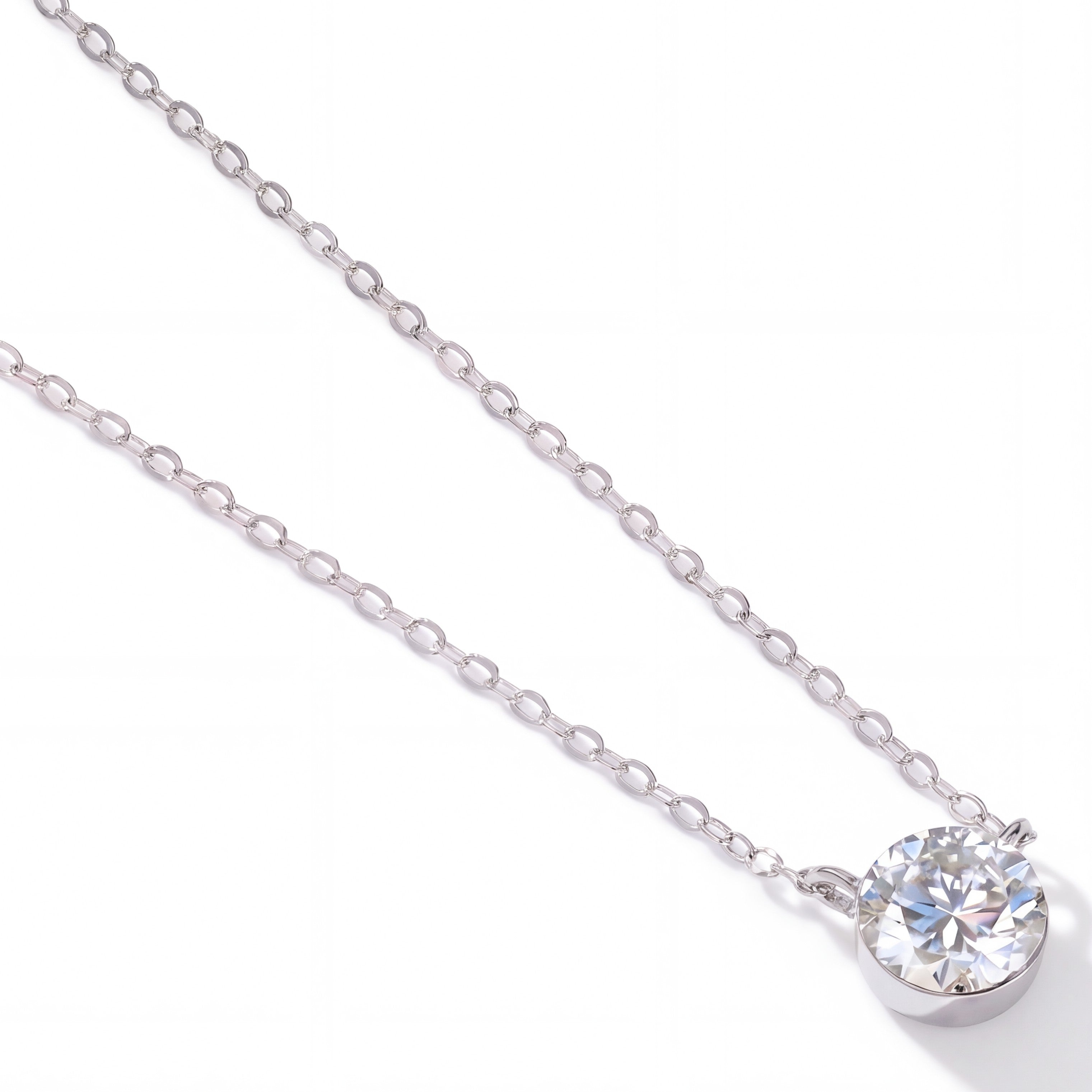 Lumière Solitaire Necklace