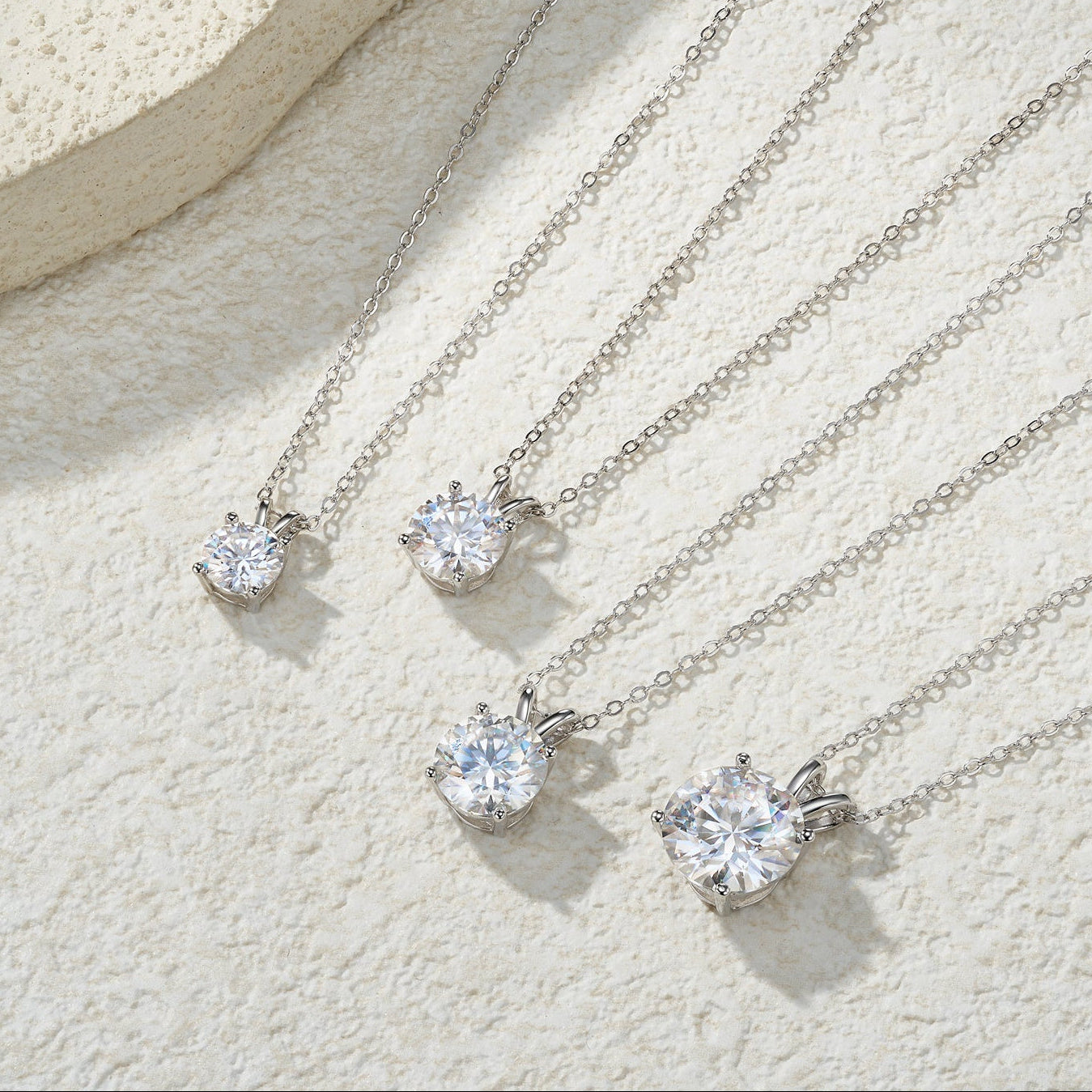 Vérité Lumière Necklace