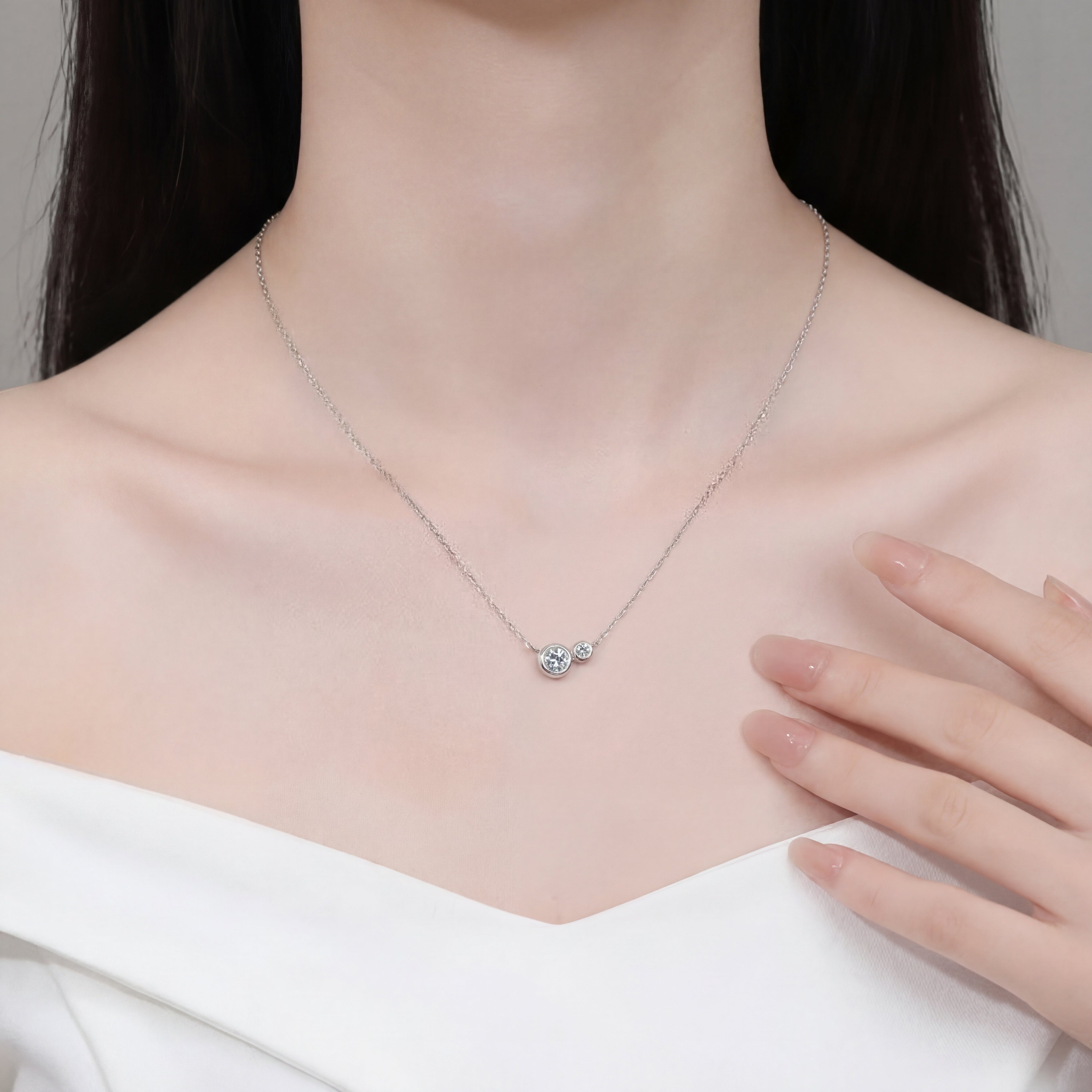18K White Gold Vermeil, 18K White Gold Vermeil / Lifestyle