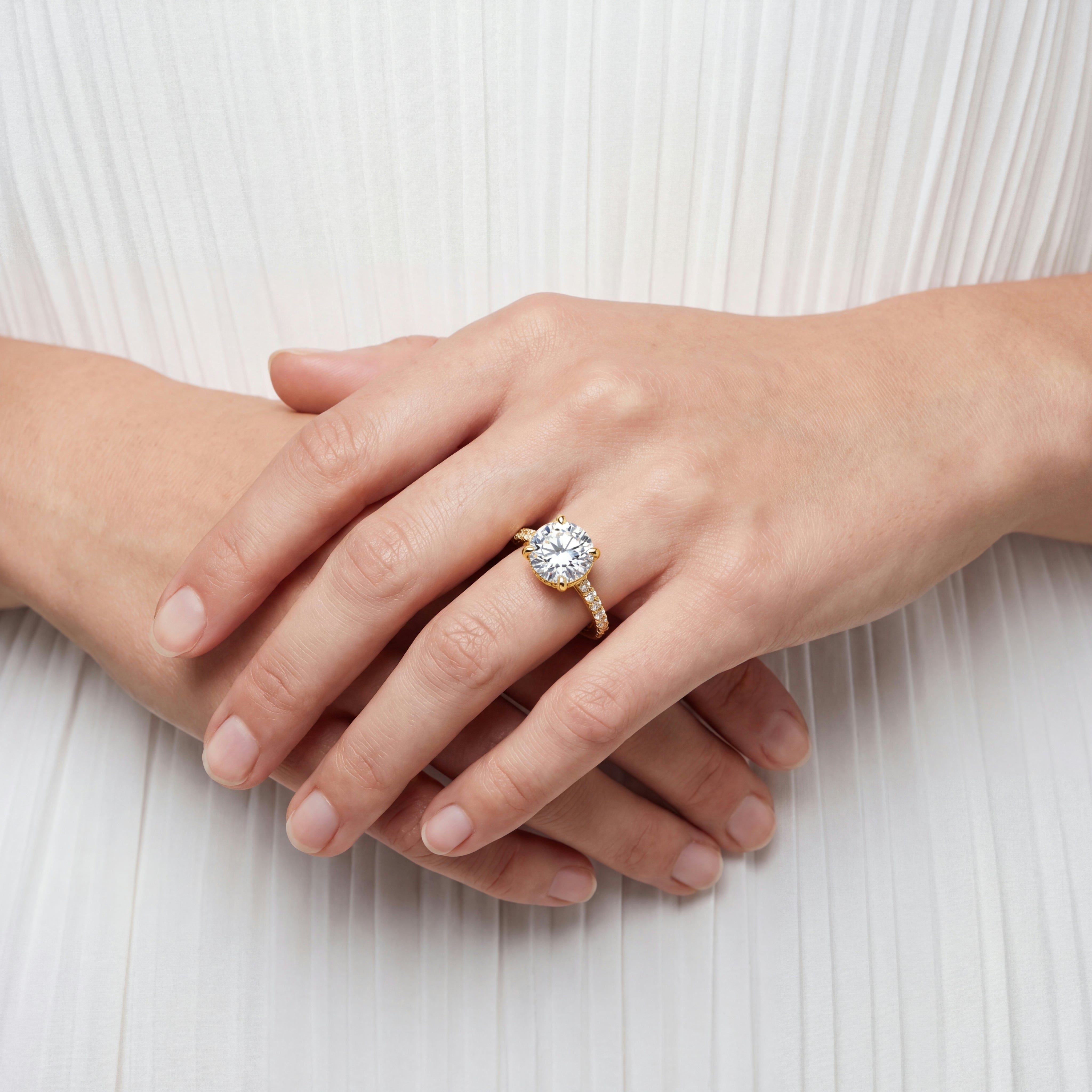 Veloura Halo Ring