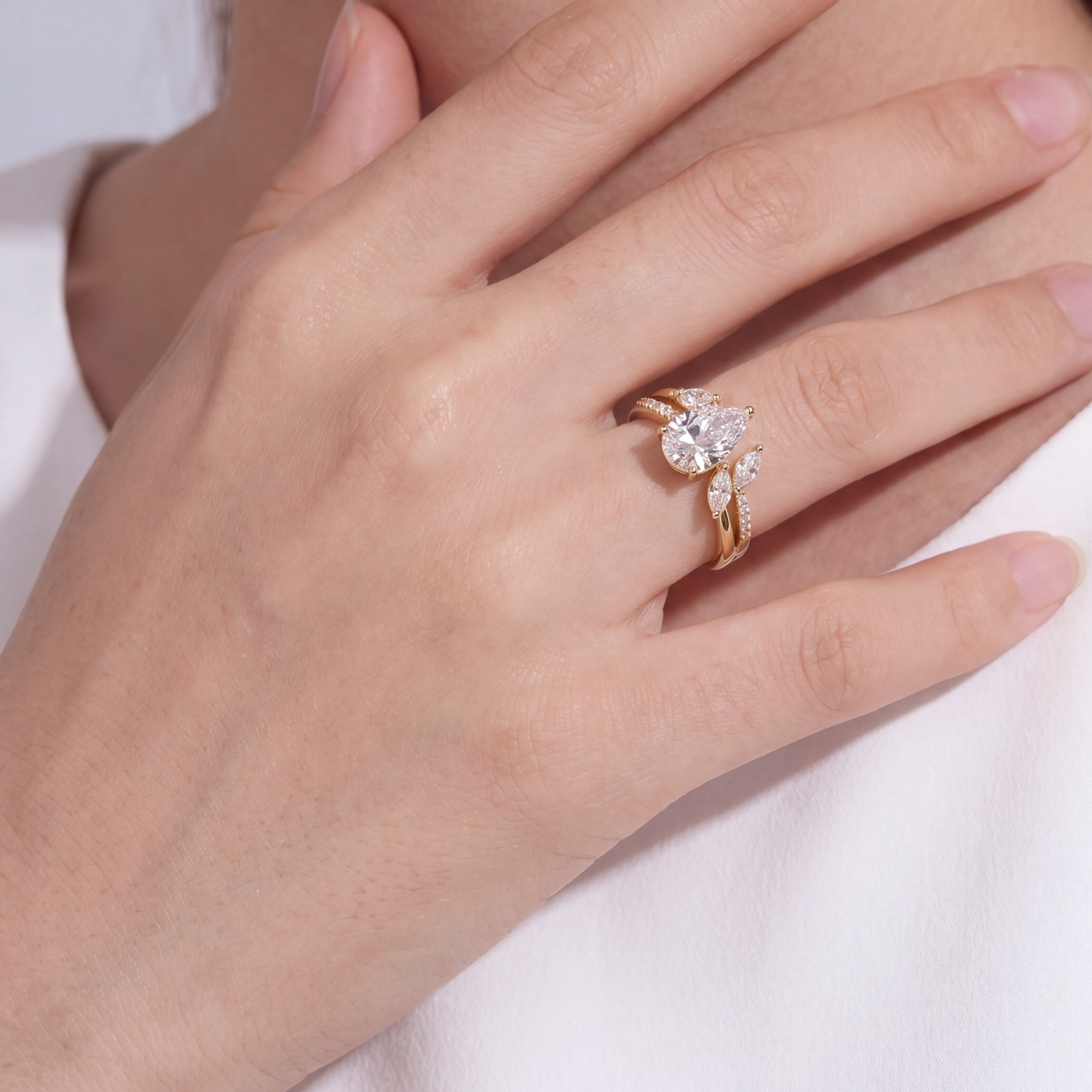 Auréa Bloom Twist Ring