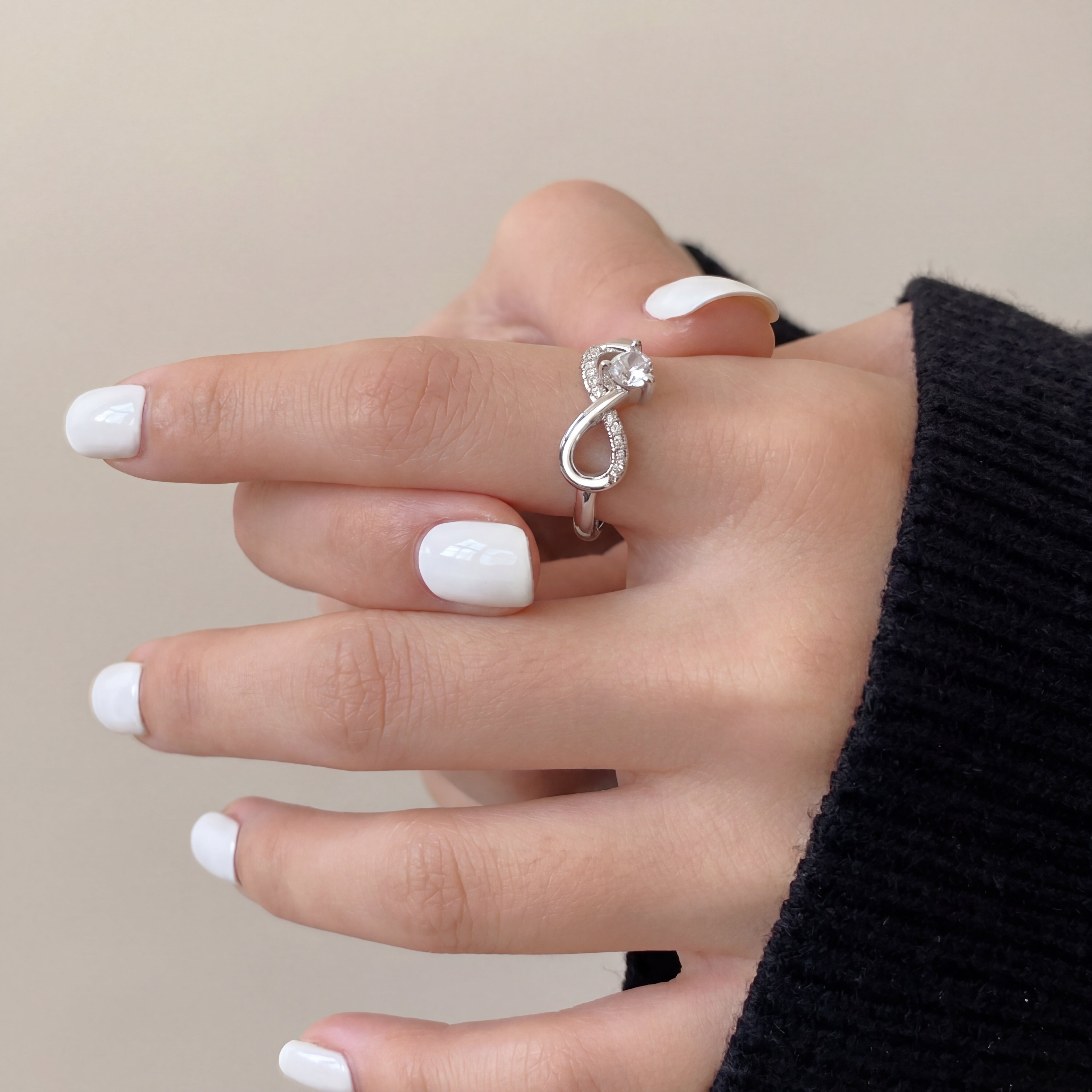 Auréa Infinity Heart Ring