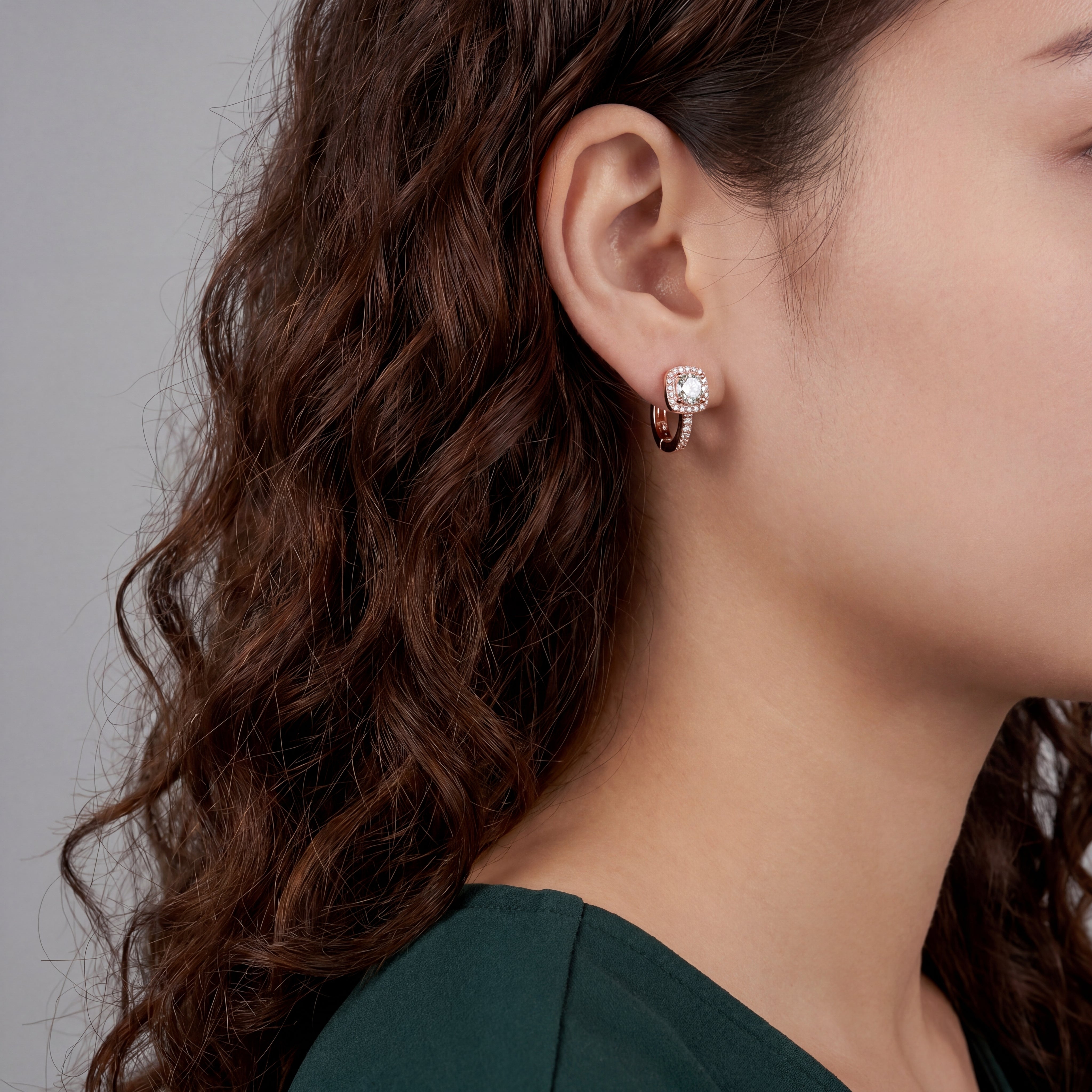Lumière Halo Bar Huggie Earrings