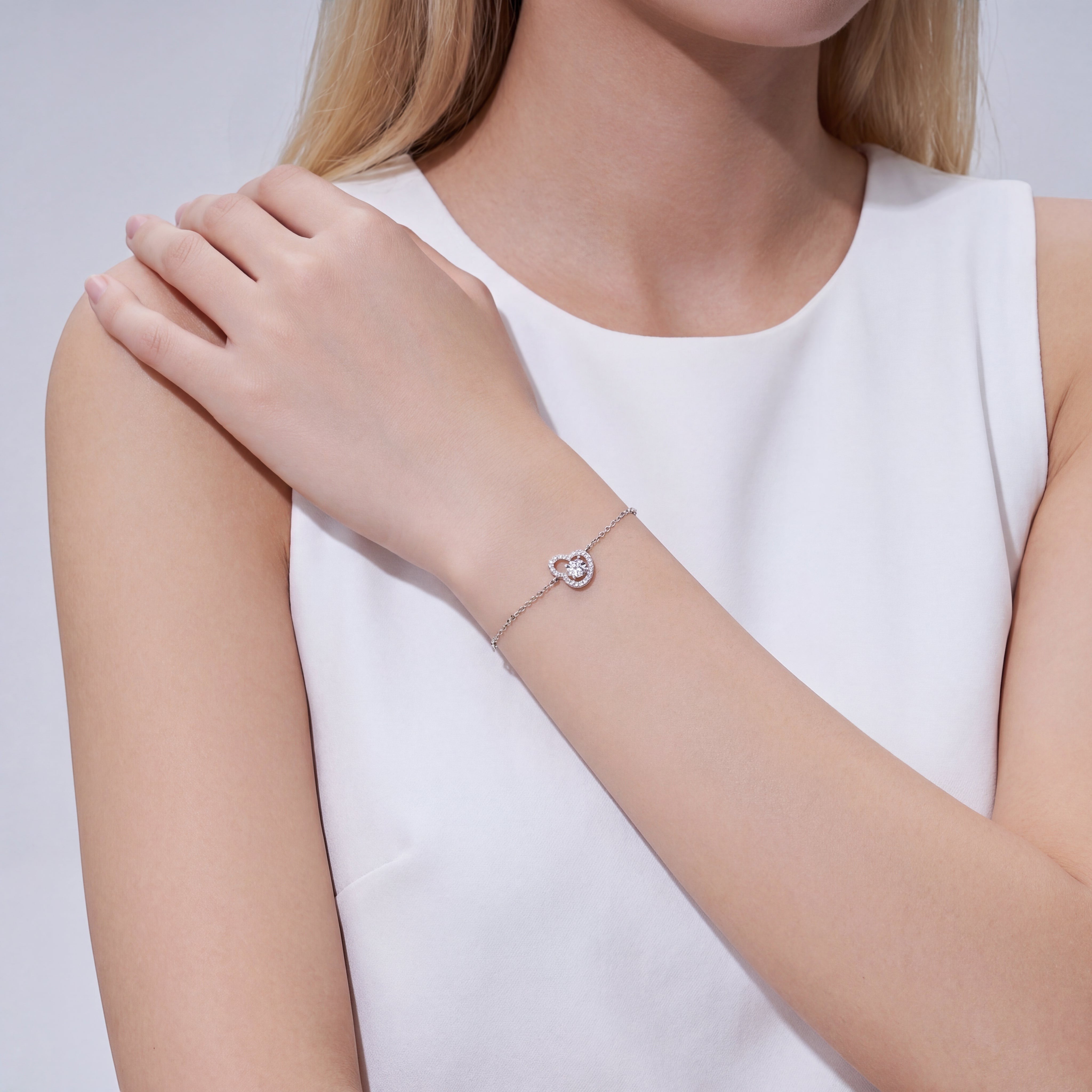 18K White Gold Vermeil, 18K White Gold Vermeil / Lifestyle