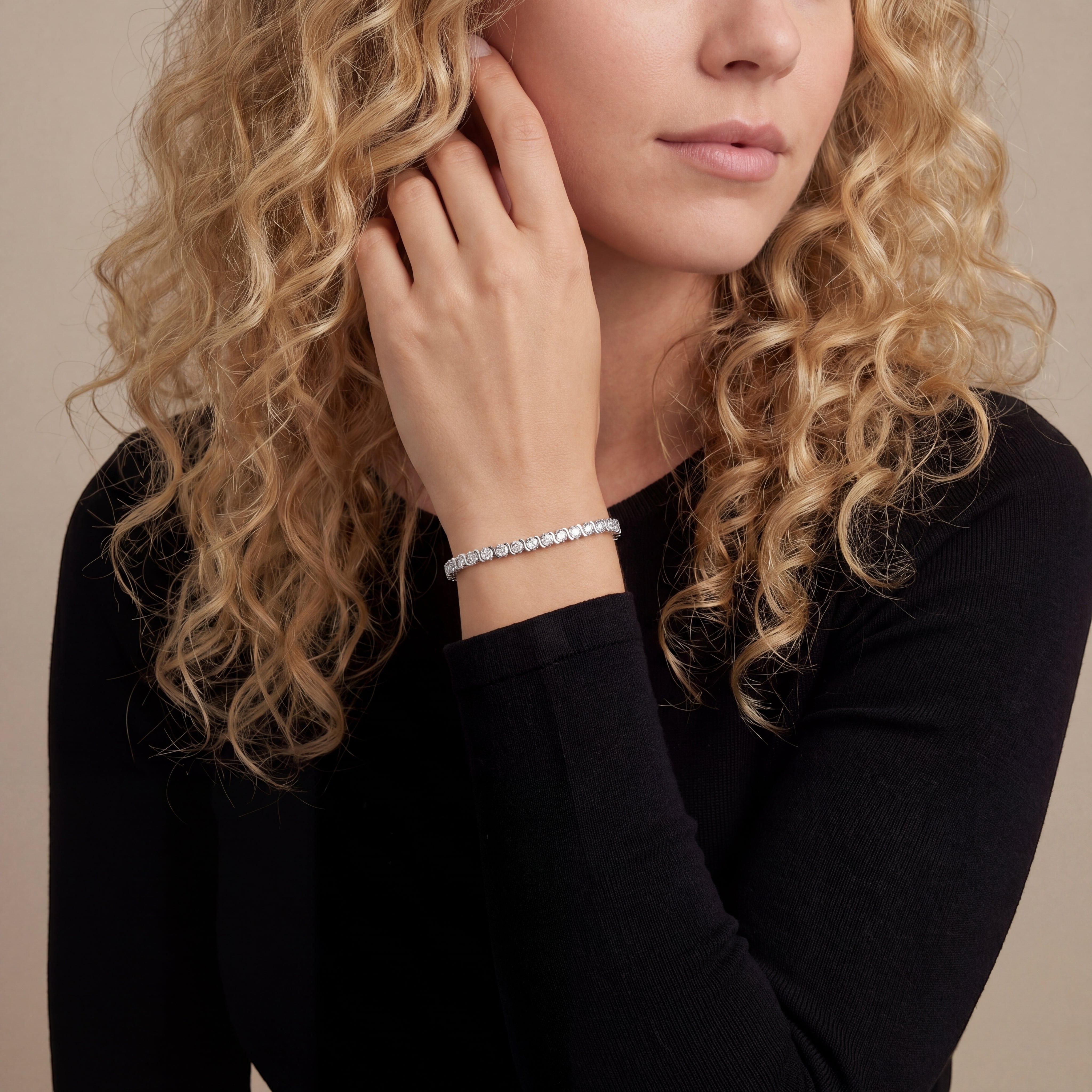 18K White Gold Vermeil, 18K White Gold Vermeil / Lifestyle