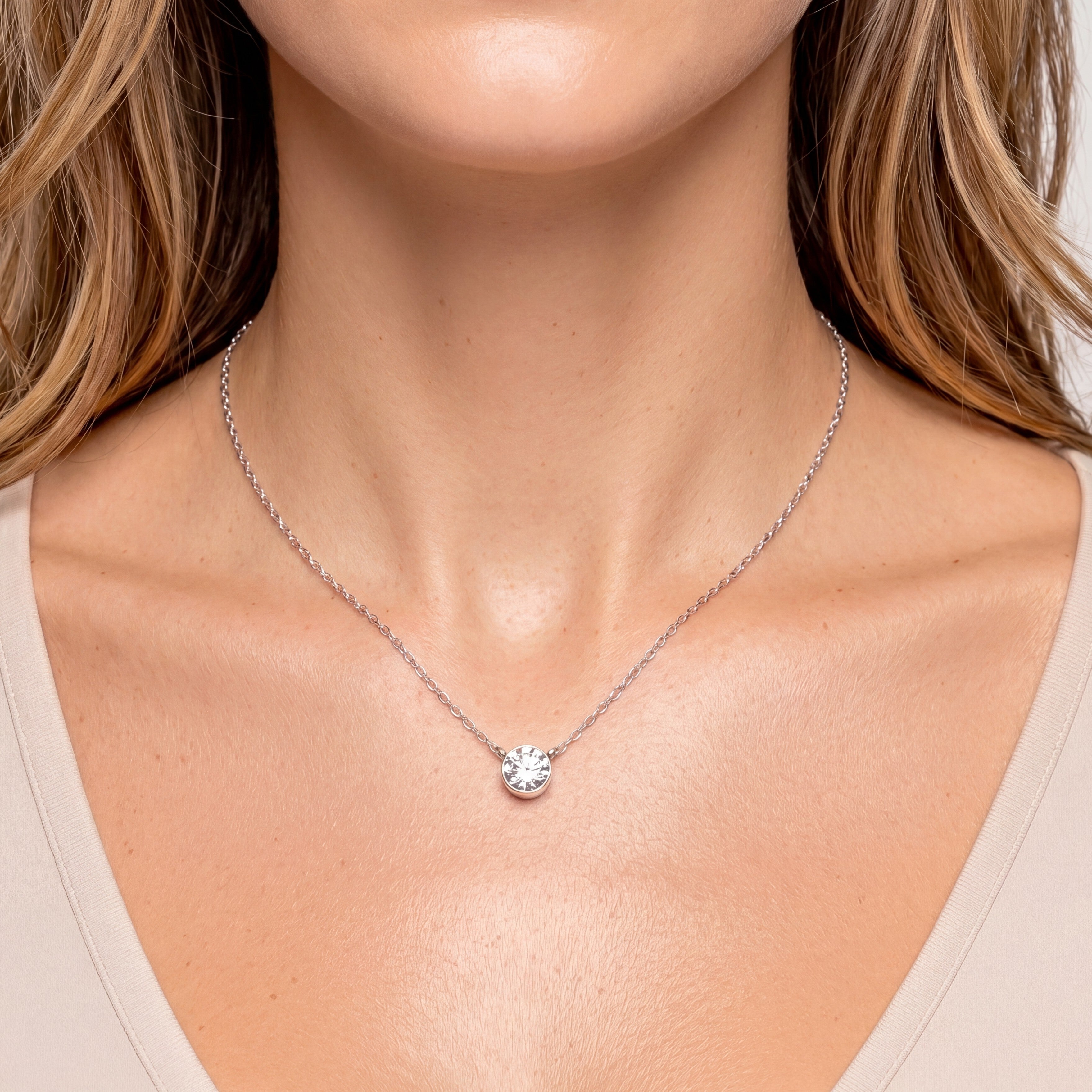 Lumière Solitaire Necklace