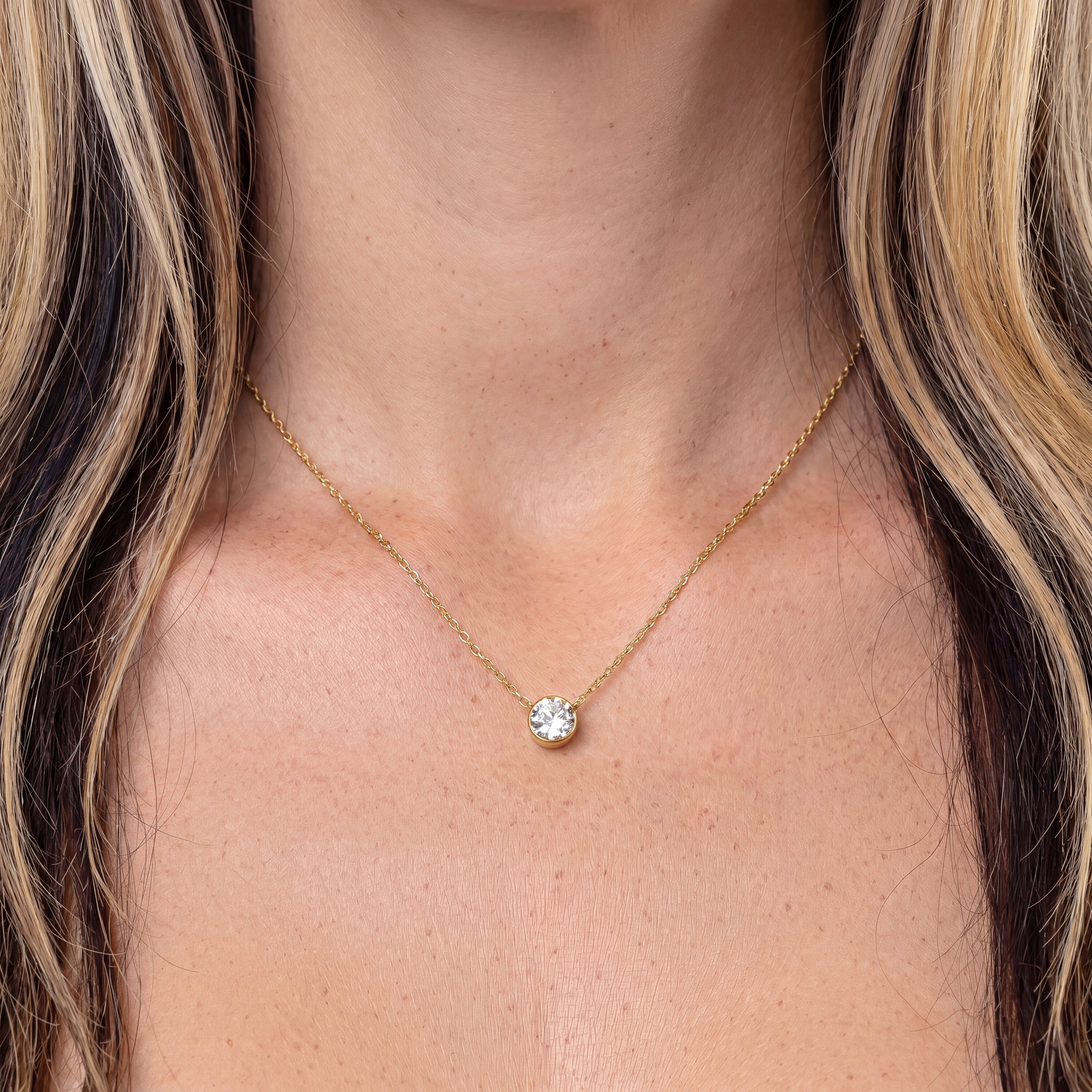 Lumière Solitaire Necklace