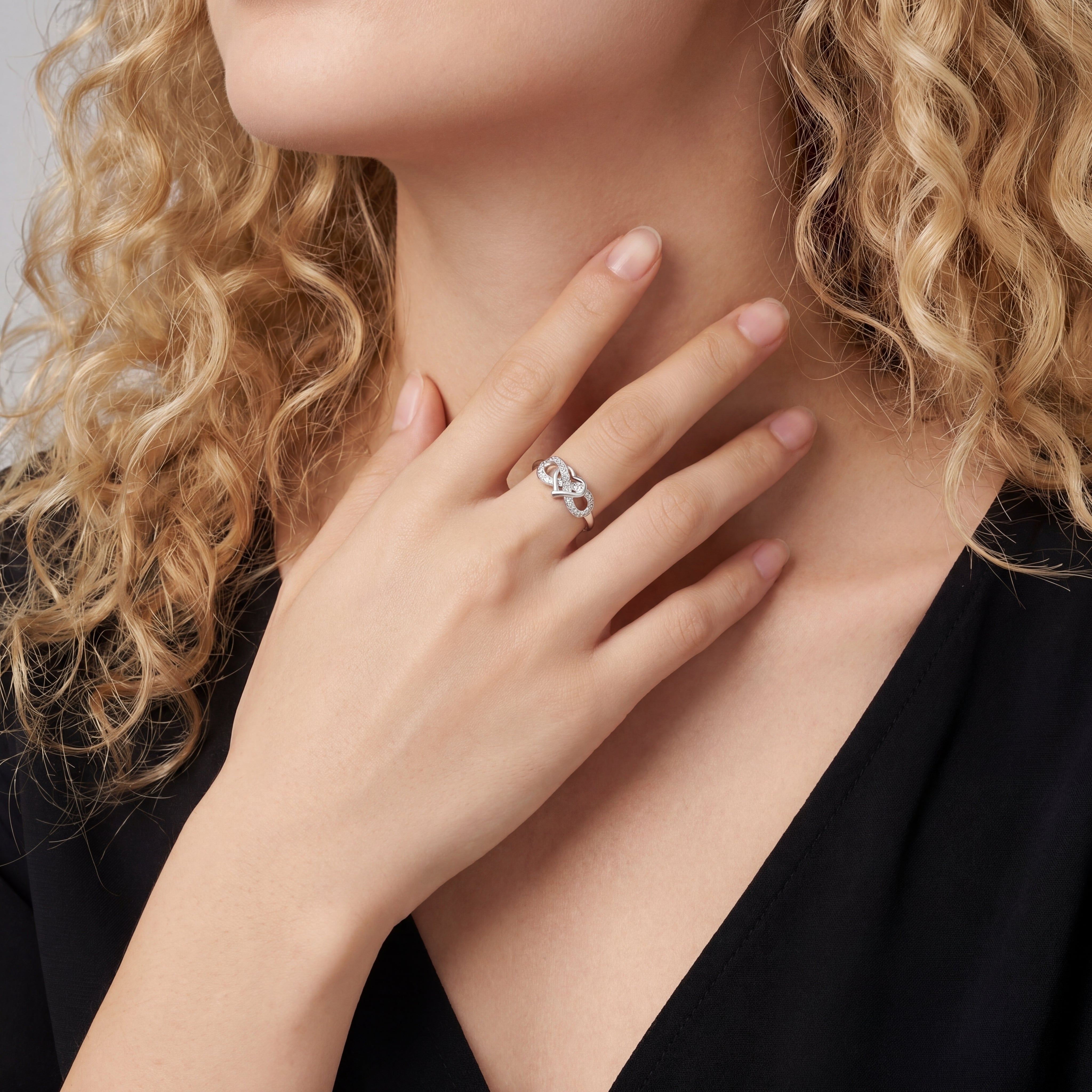 18K White Gold Vermeil, 18K White Gold Vermeil / Lifestyle