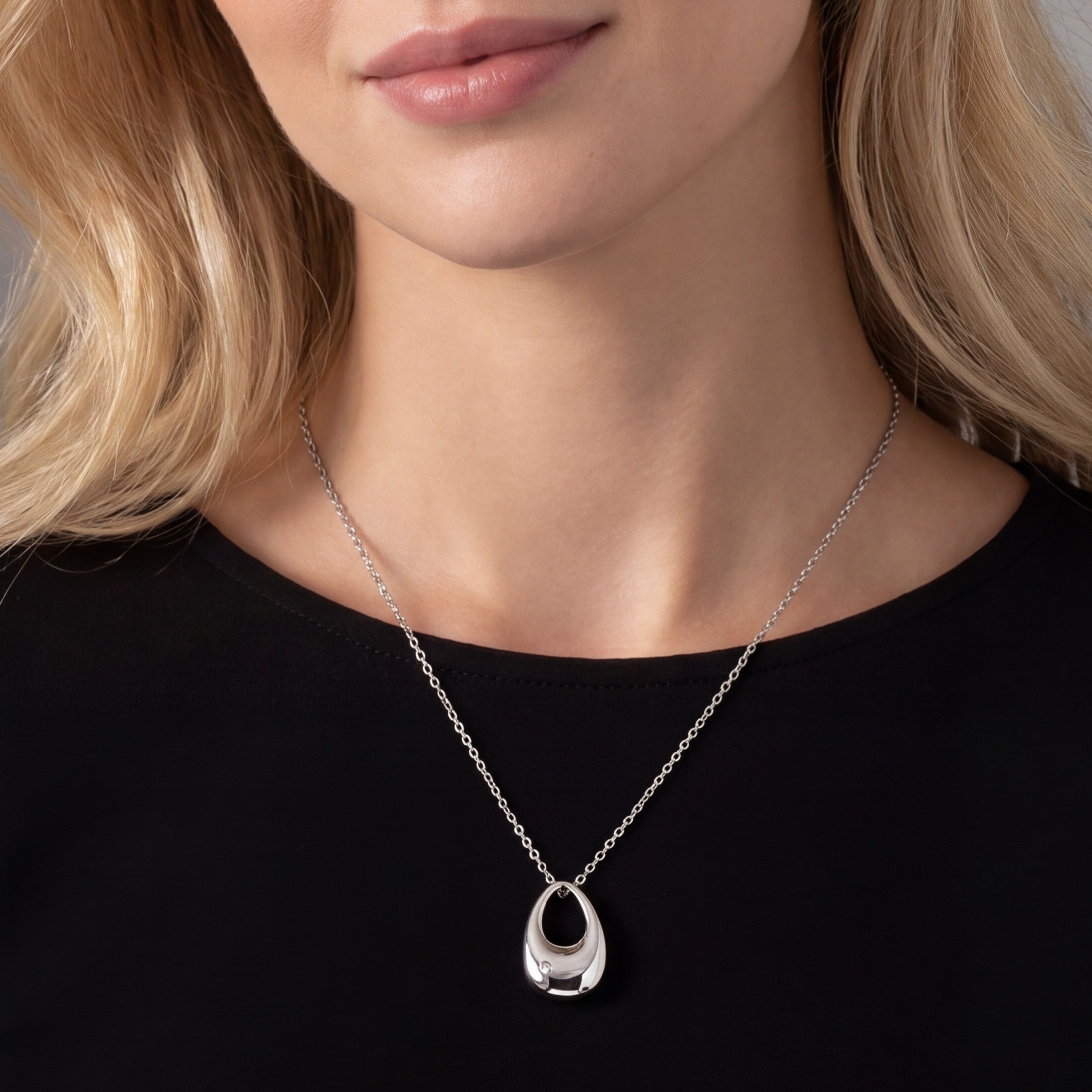 Éclipse Lune Necklace