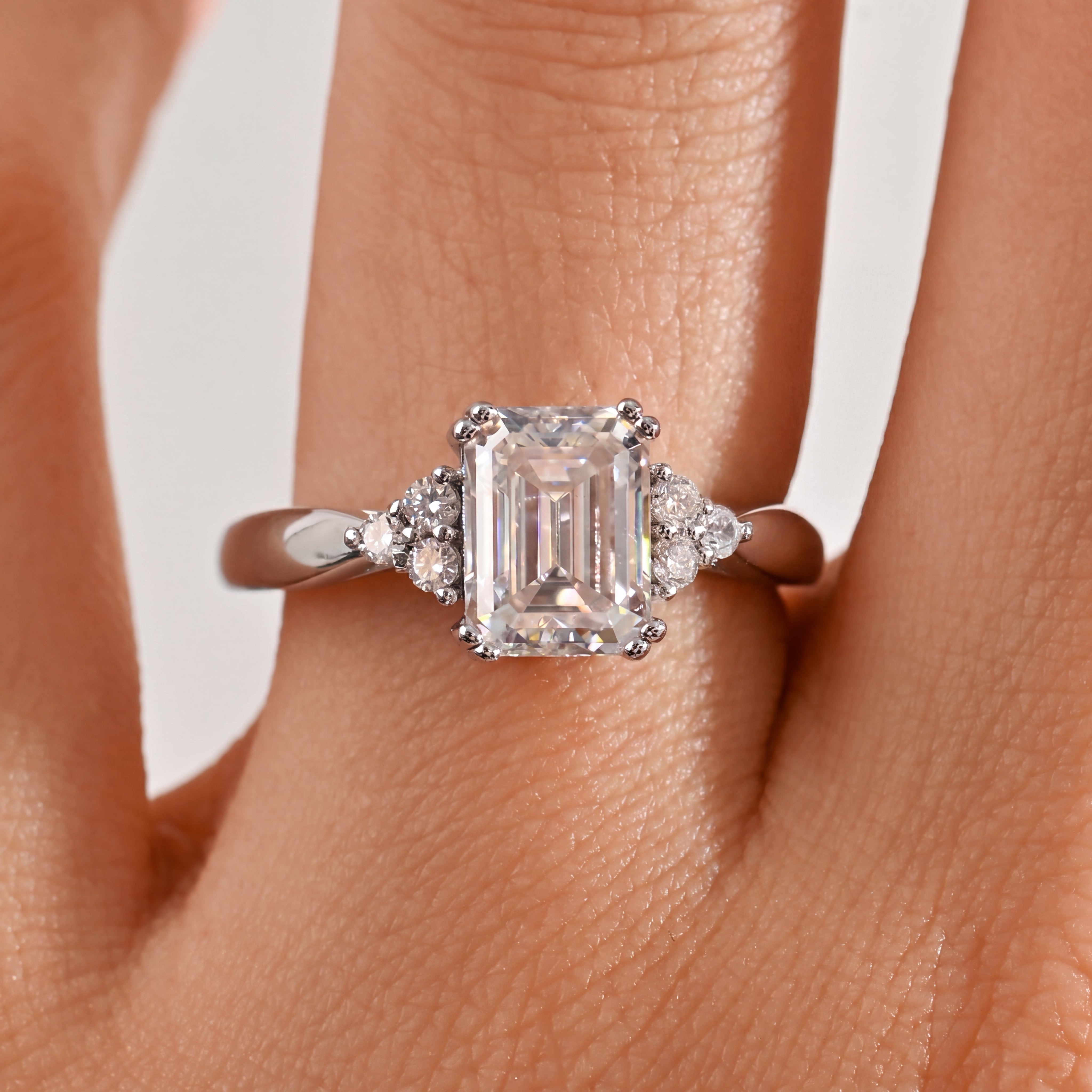 Émeraude Royale Bloom Ring