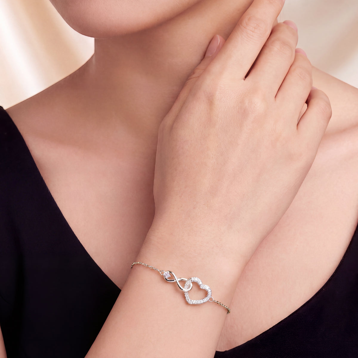 18K White Gold Vermeil, 18K White Gold Vermeil / Lifestyle