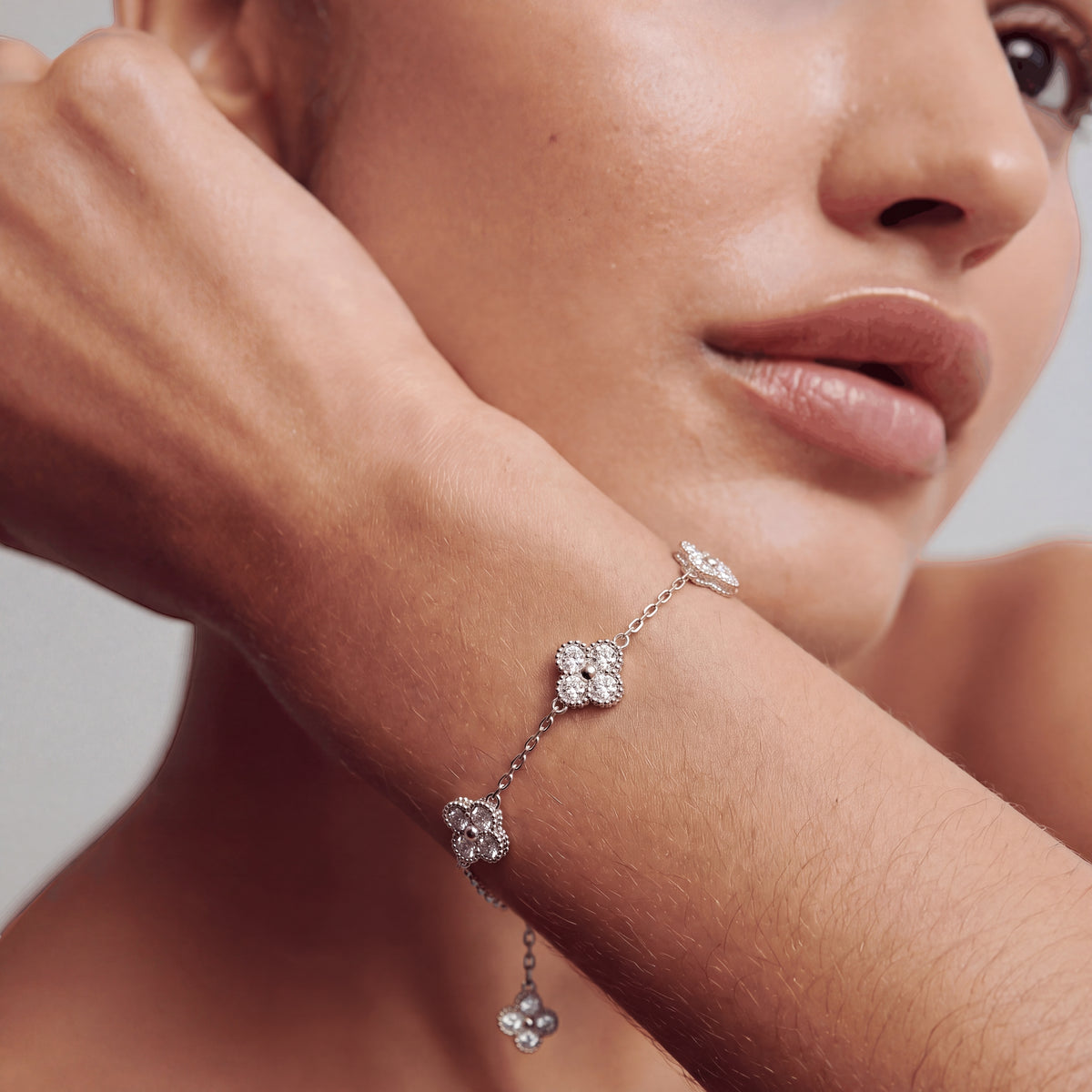 18K White Gold Vermeil, 18K White Gold Vermeil / Lifestyle