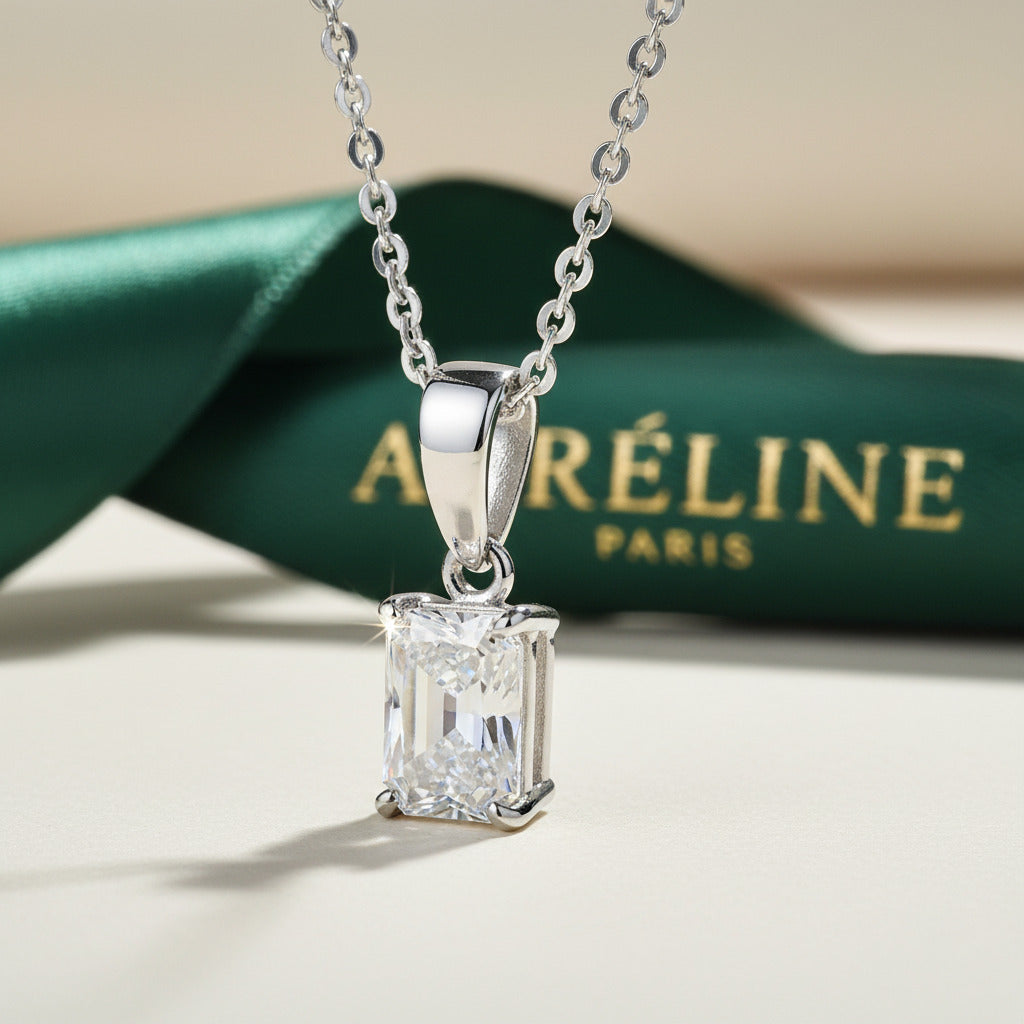 Classique Solitaire Necklace