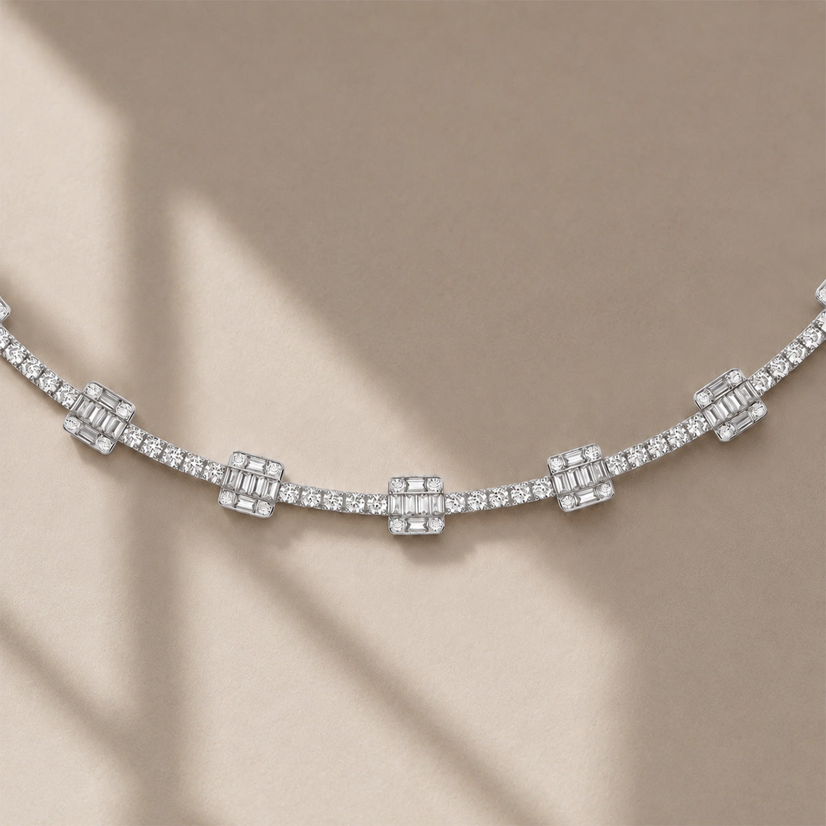 18K White Gold Vermeil, 18K White Gold Vermeil / Lifestyle
