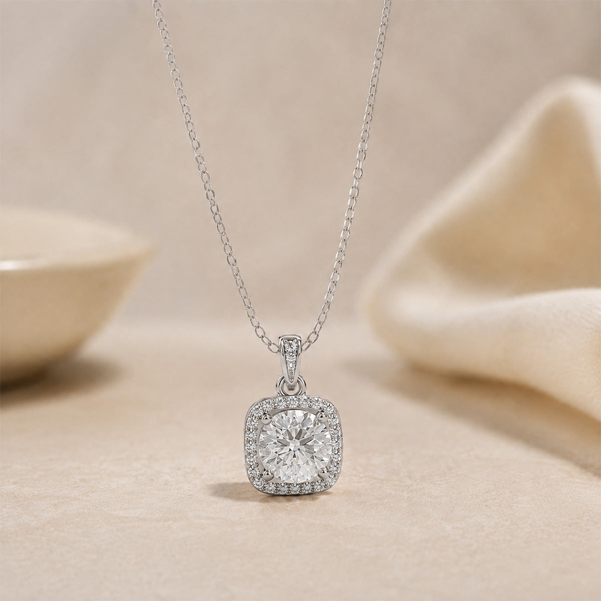 18K White Gold Vermeil, 18K White Gold Vermeil / Lifestyle