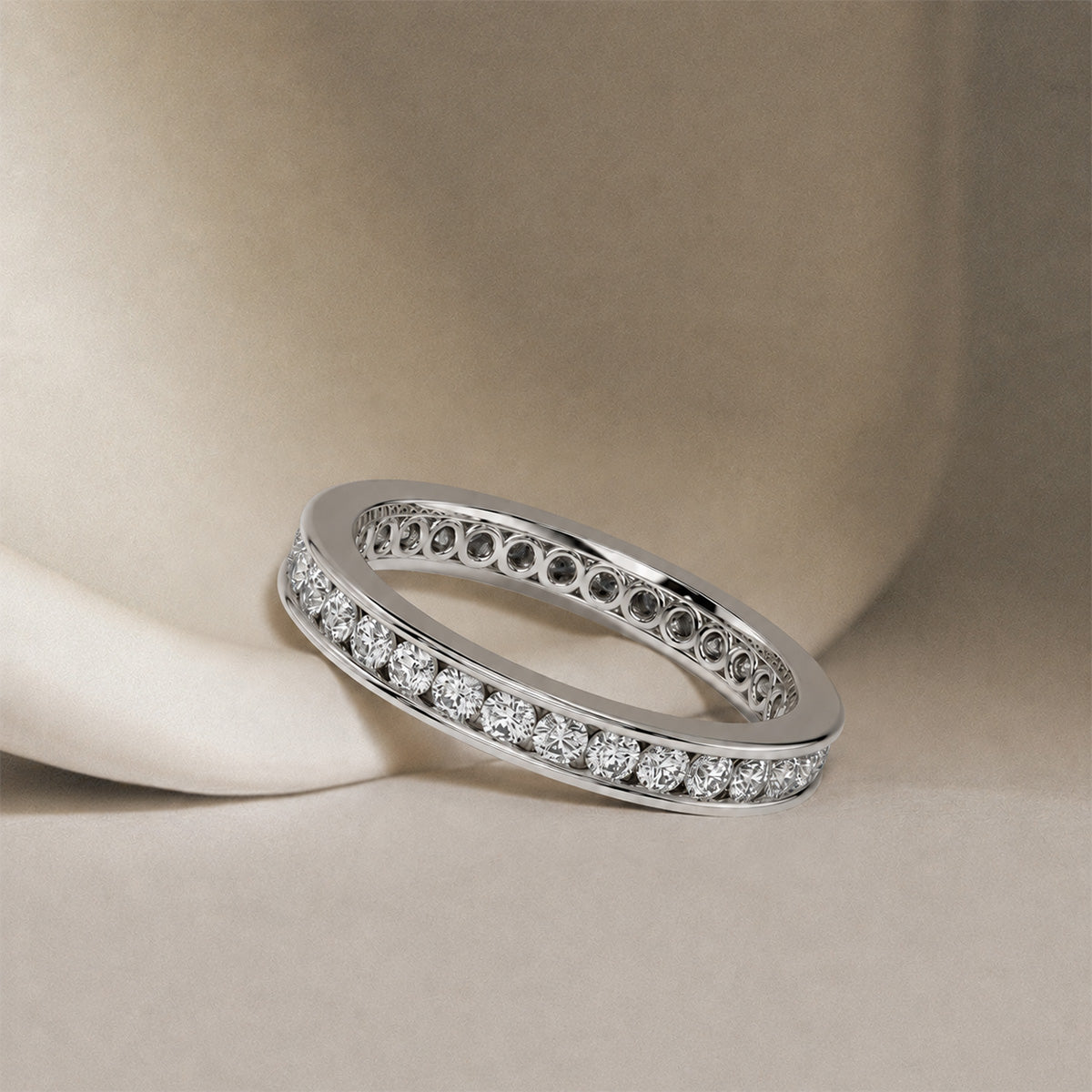 18K White Gold Vermeil, 18K White Gold Vermeil / Lifestyle